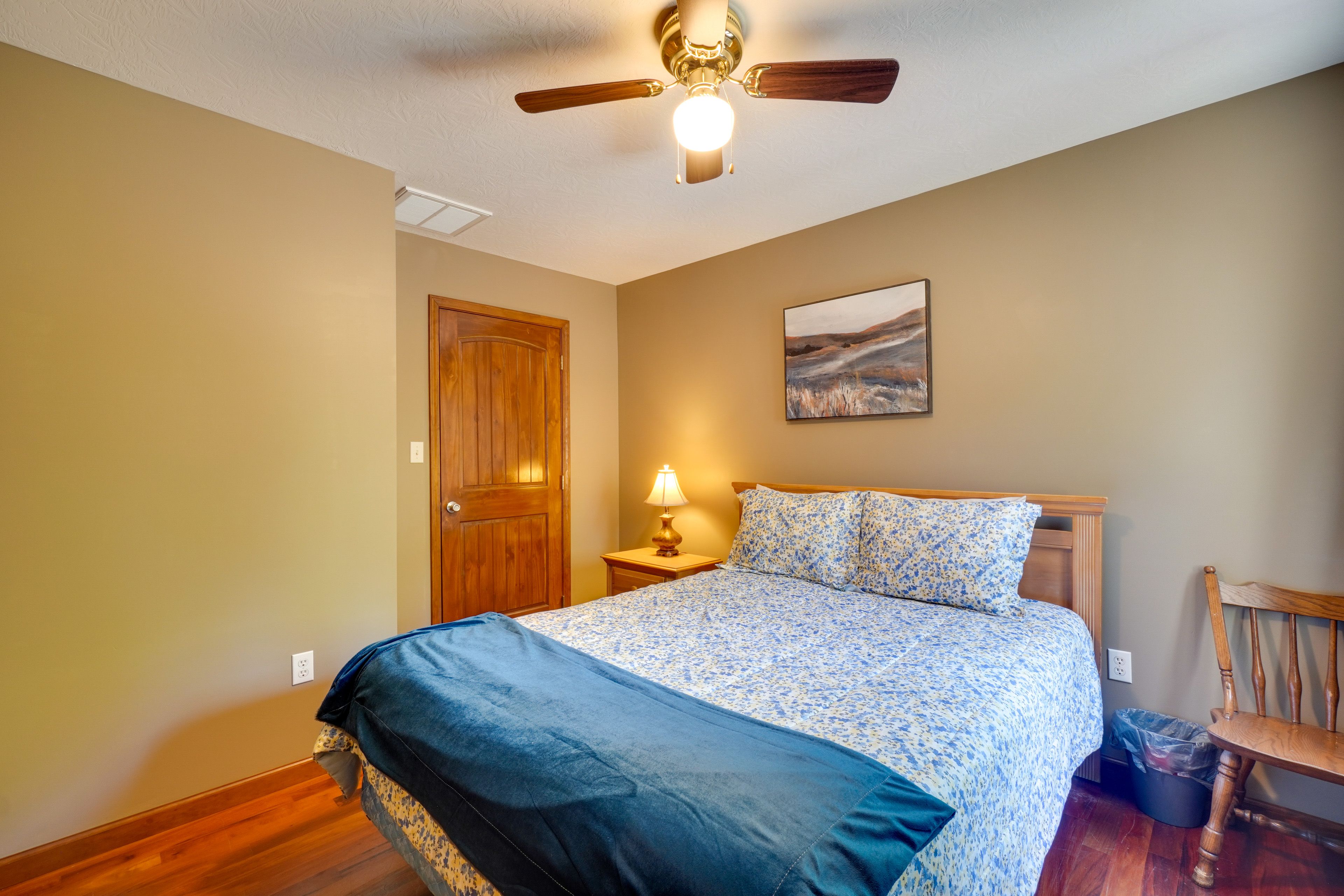 Bedroom 3 | Queen Bed | 2nd Floor