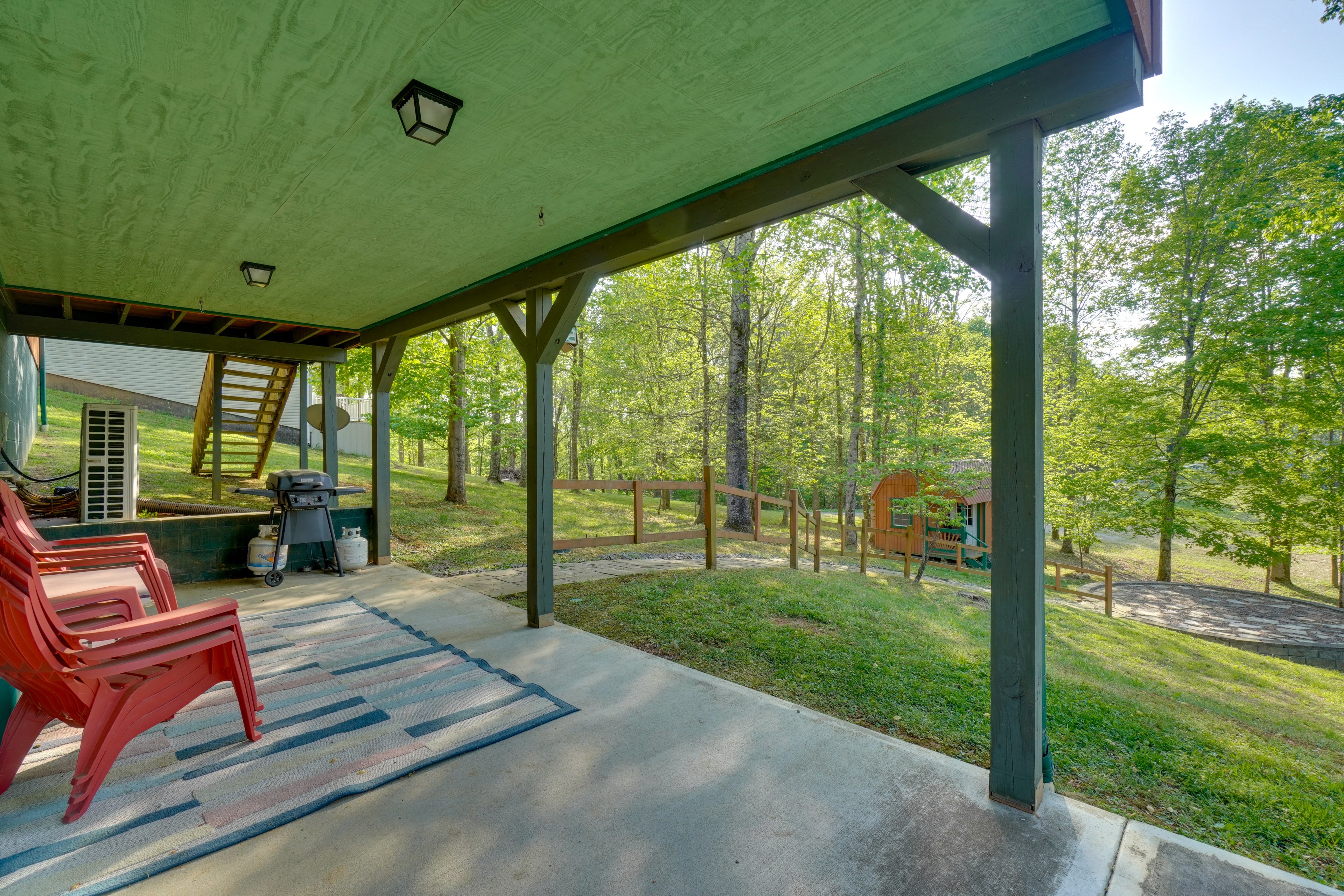 Byrdstown Vacation Rental | 3BR | 2.5BA | 1,560 Sq Ft