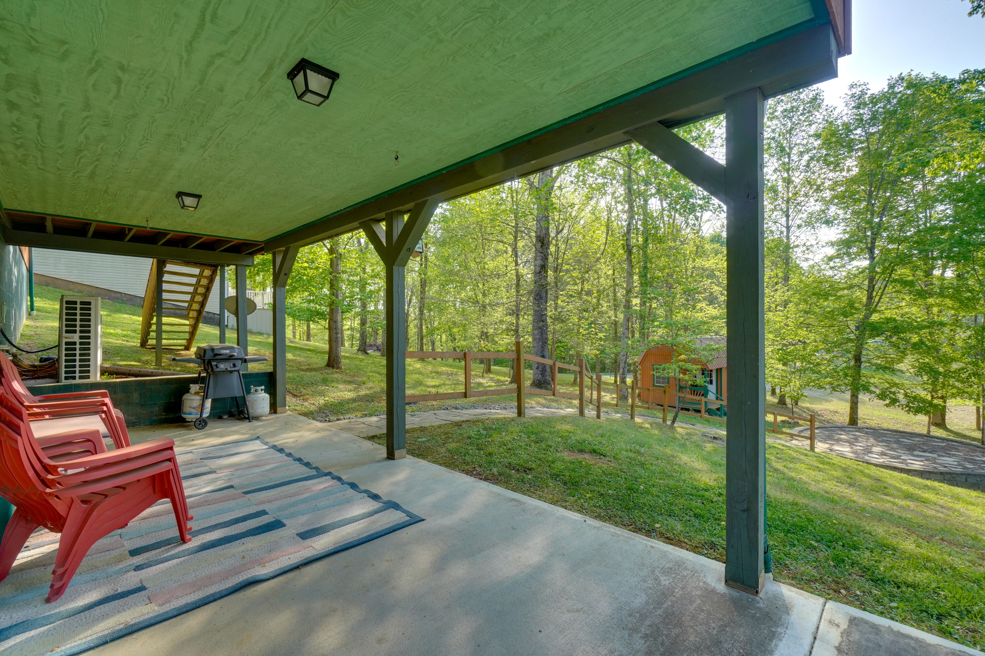 Byrdstown Vacation Rental | 3BR | 2.5BA | 1,560 Sq Ft