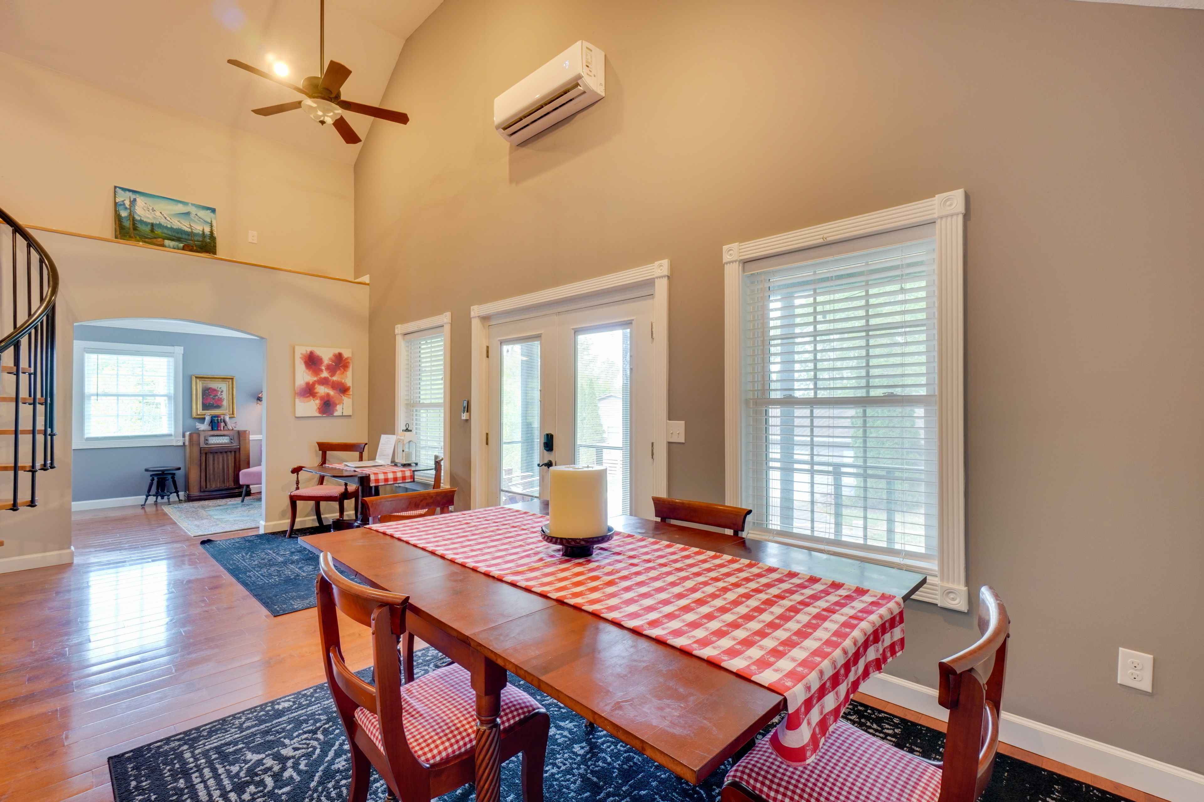 Dining Area | Main Level