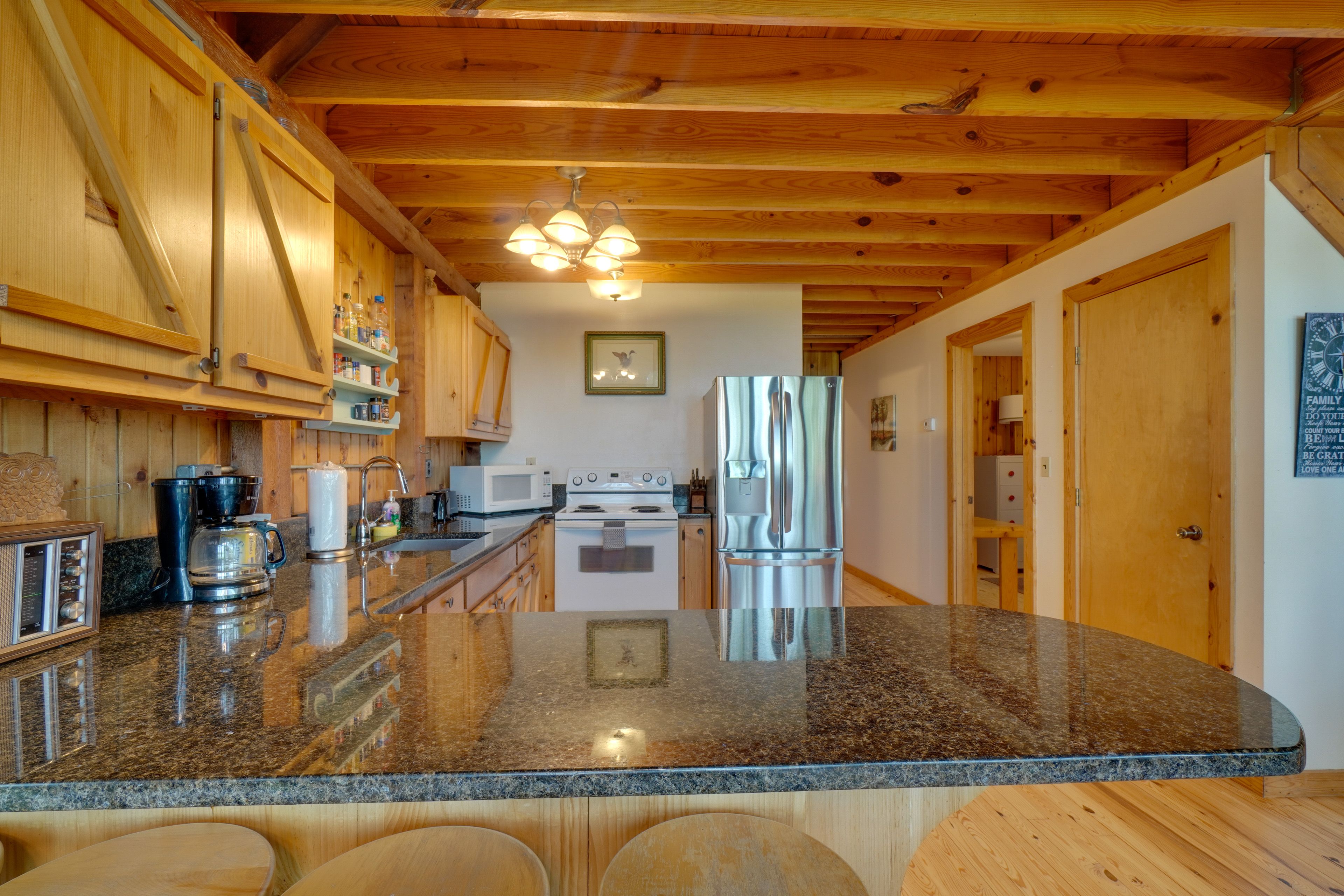 Kitchen | Main Level