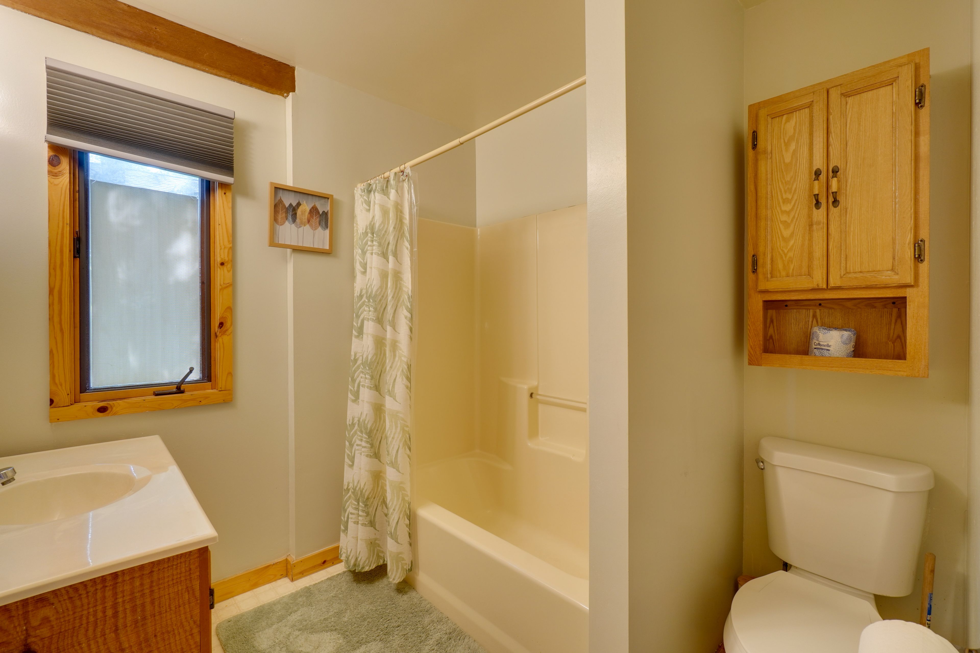 Full Bathroom | Main Level