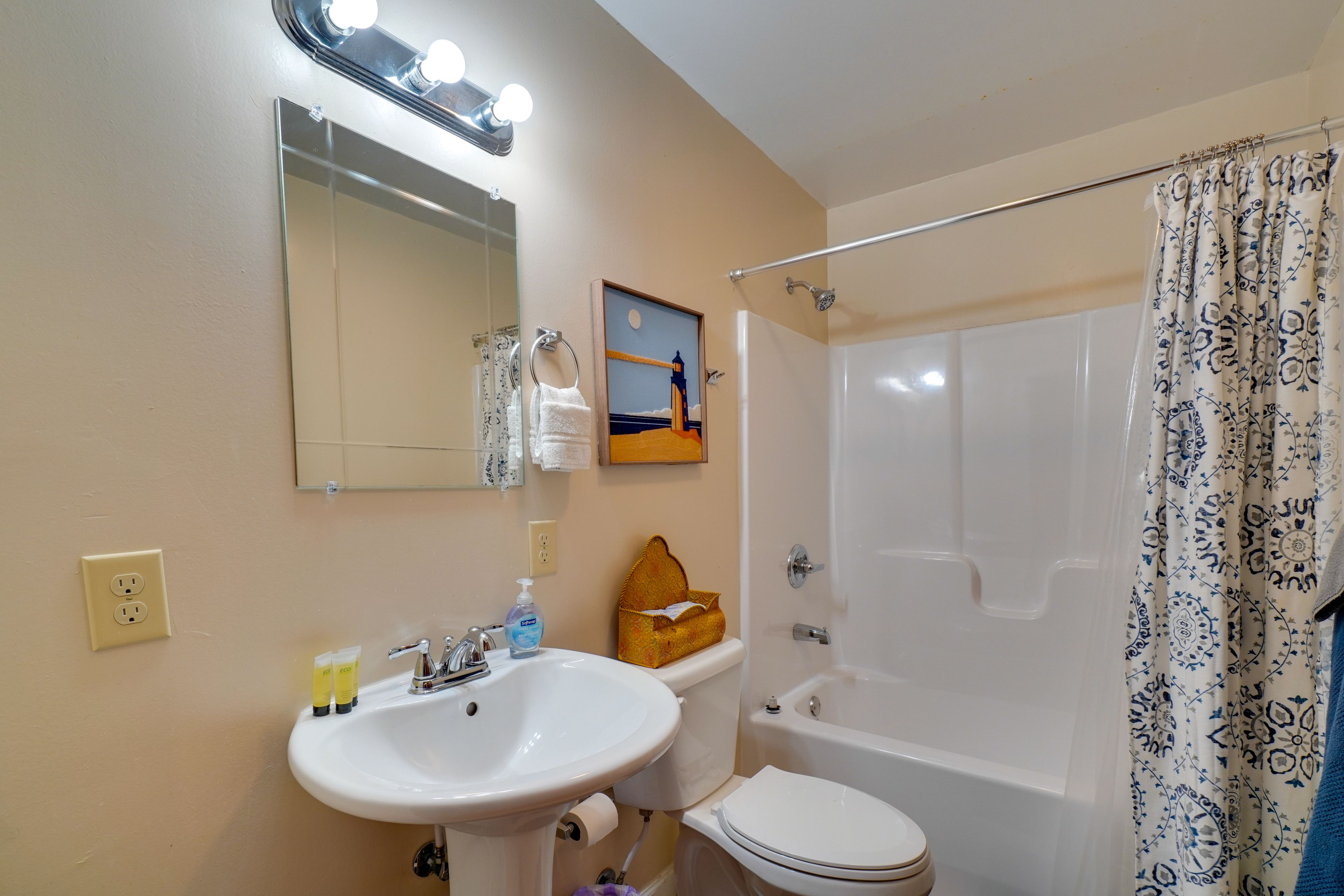Full Bathroom | Main Level