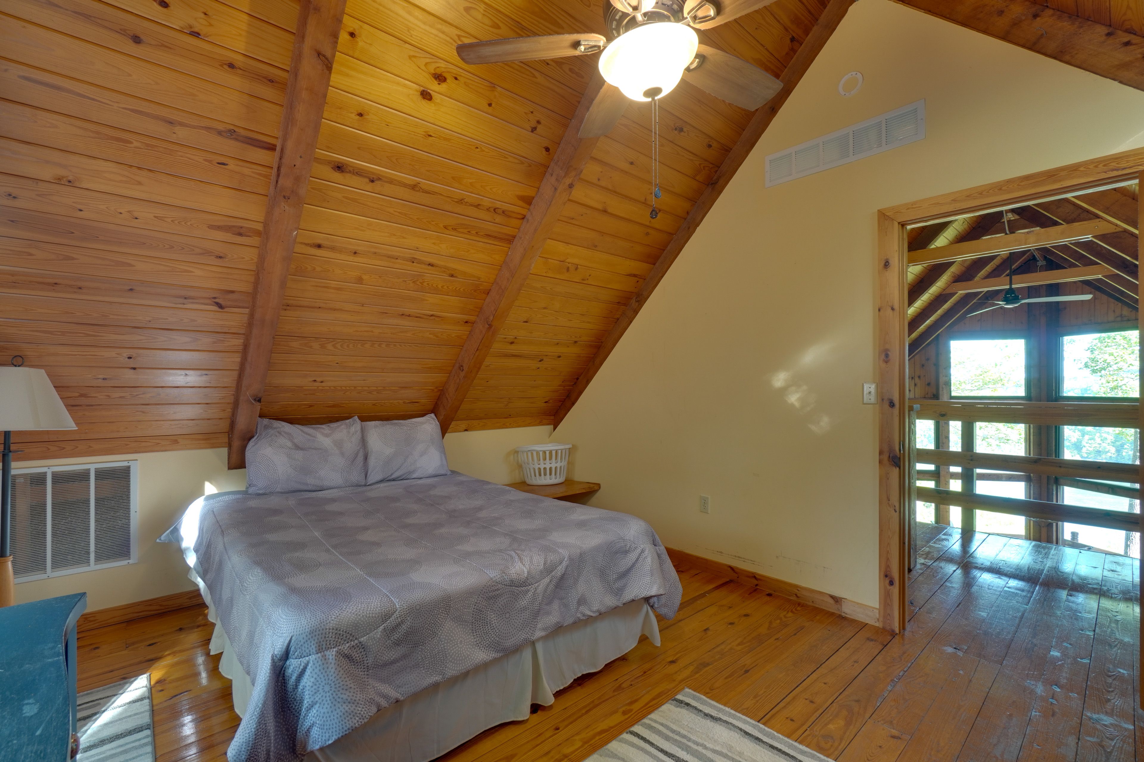 Bedroom 3 | Queen Bed | Twin Bed | Upper Level