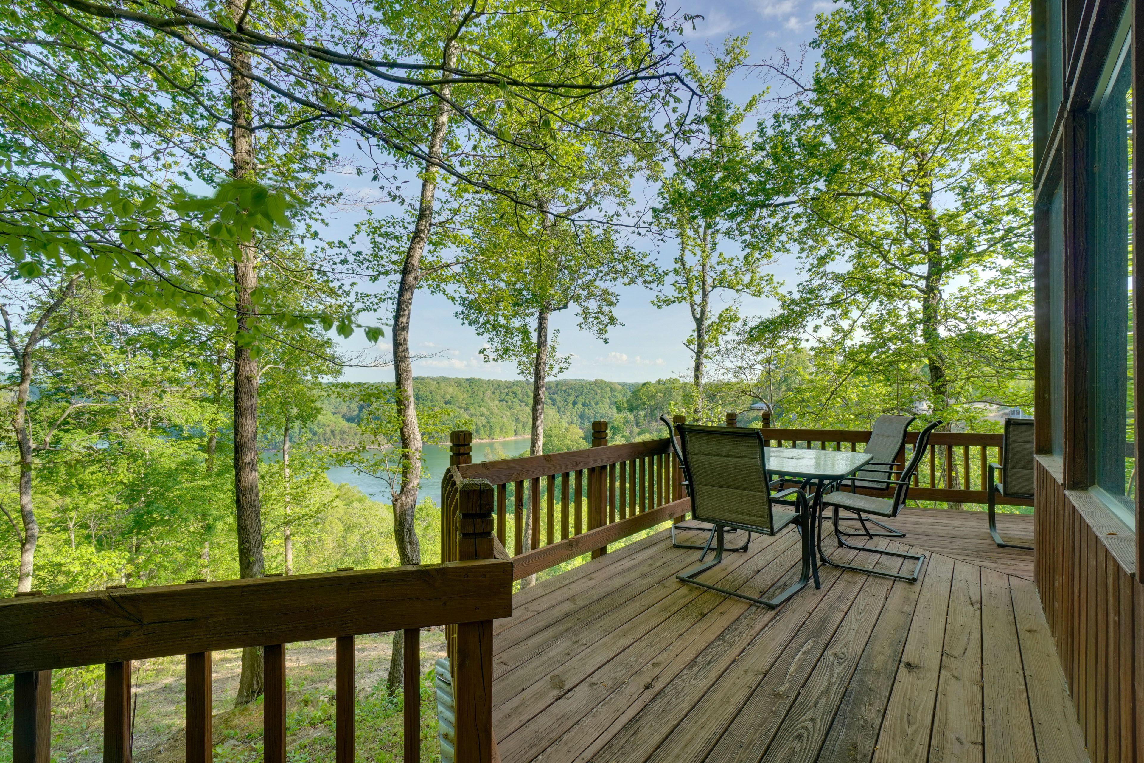 Byrdstown Vacation Rental | 3BR | 2BA | 2,580 Sq Ft