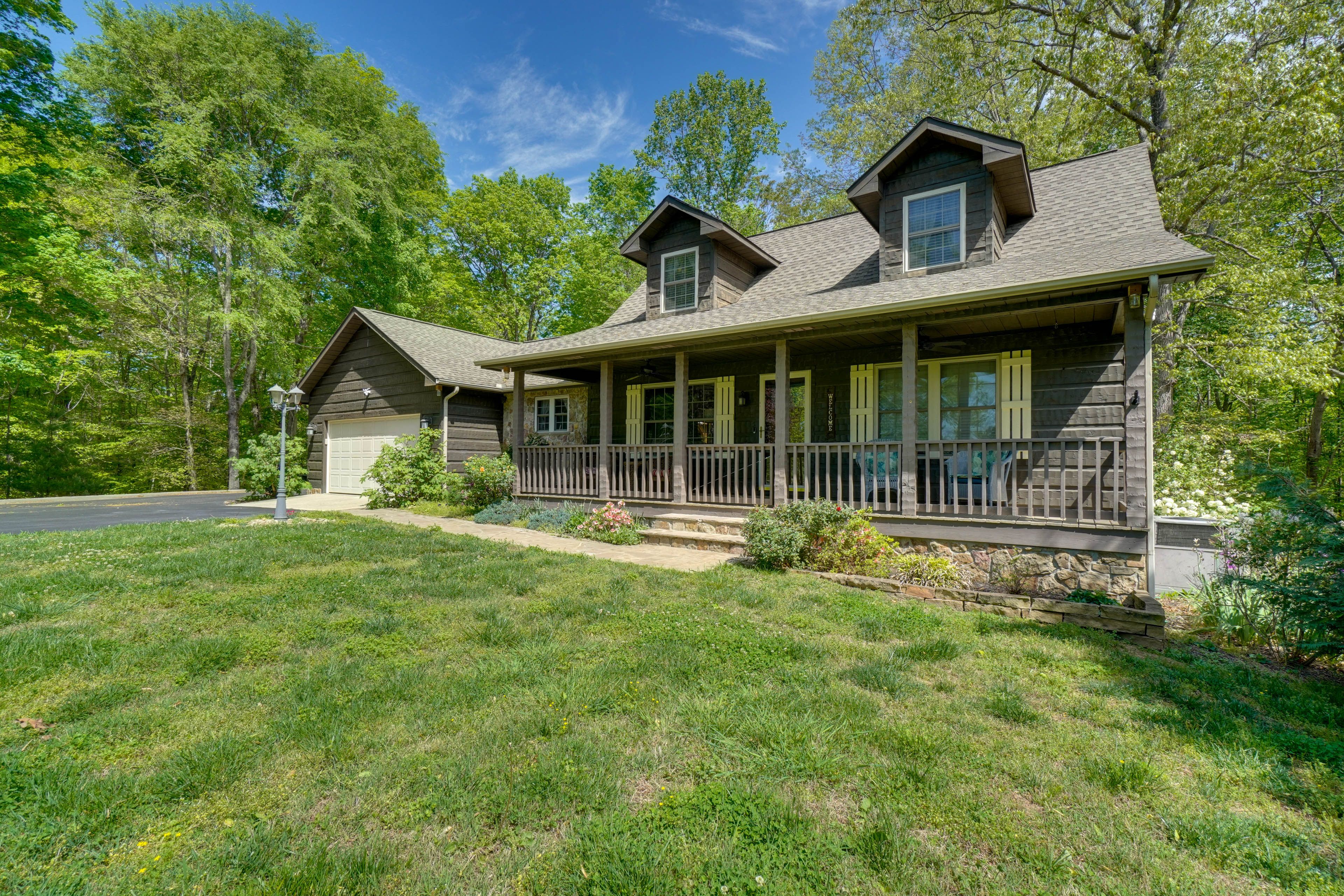 Home Exterior | Garage (2 Vehicles) | Driveway (4 Vehicles) | Boats Allowed