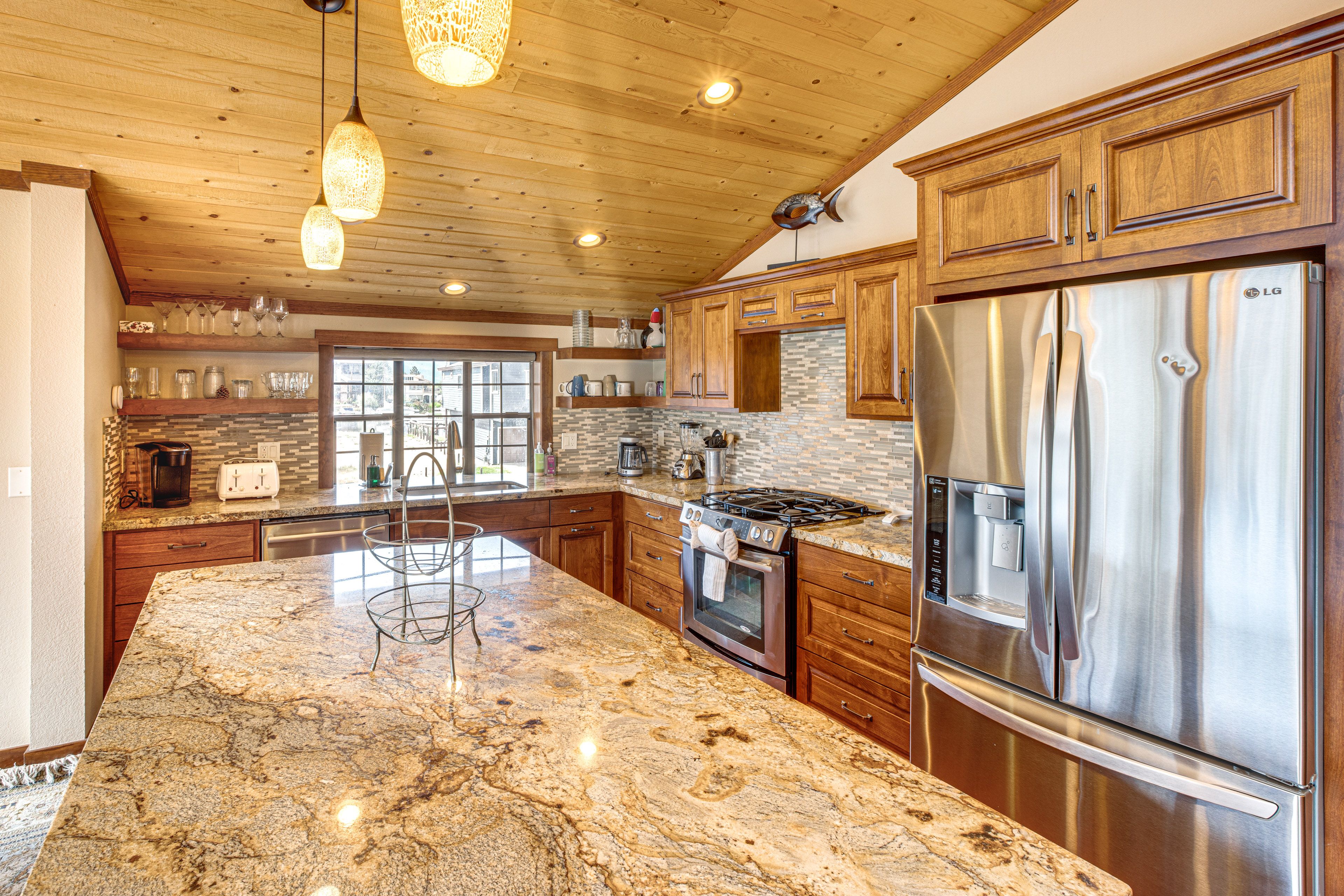 Kitchen | Main Level
