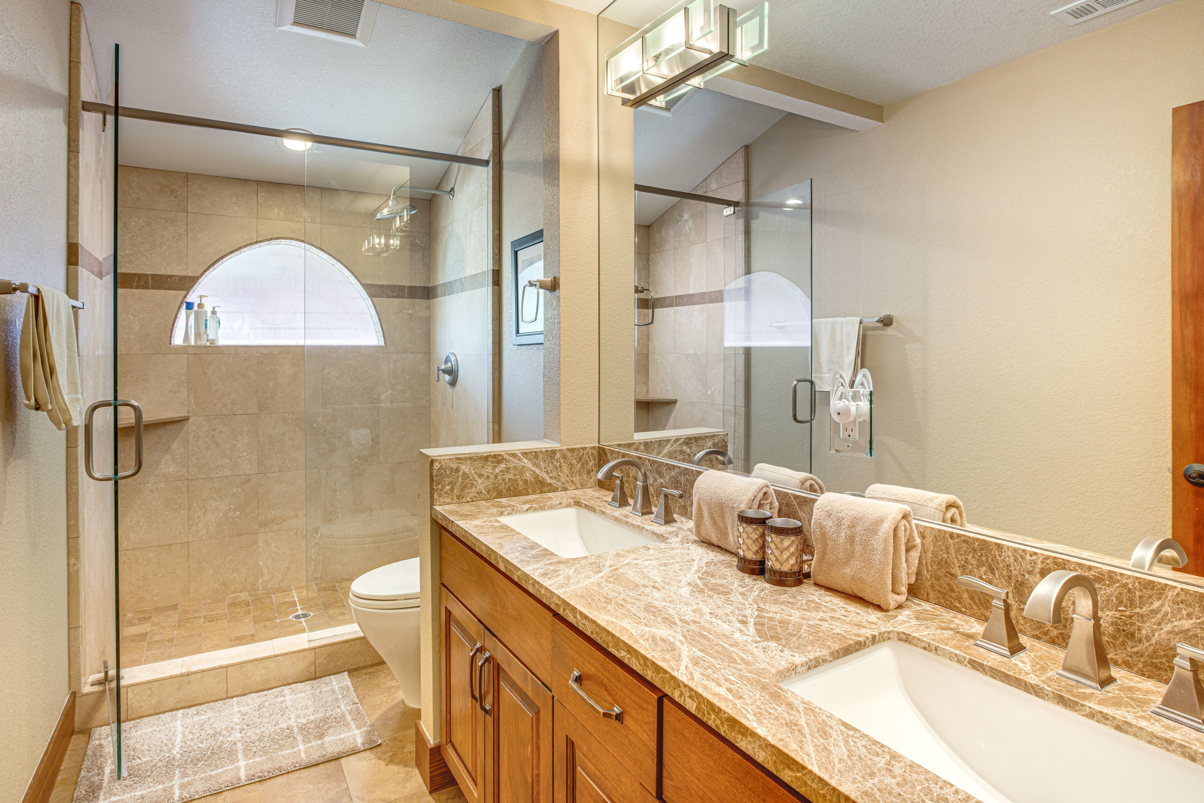Full Bathroom | Main Level