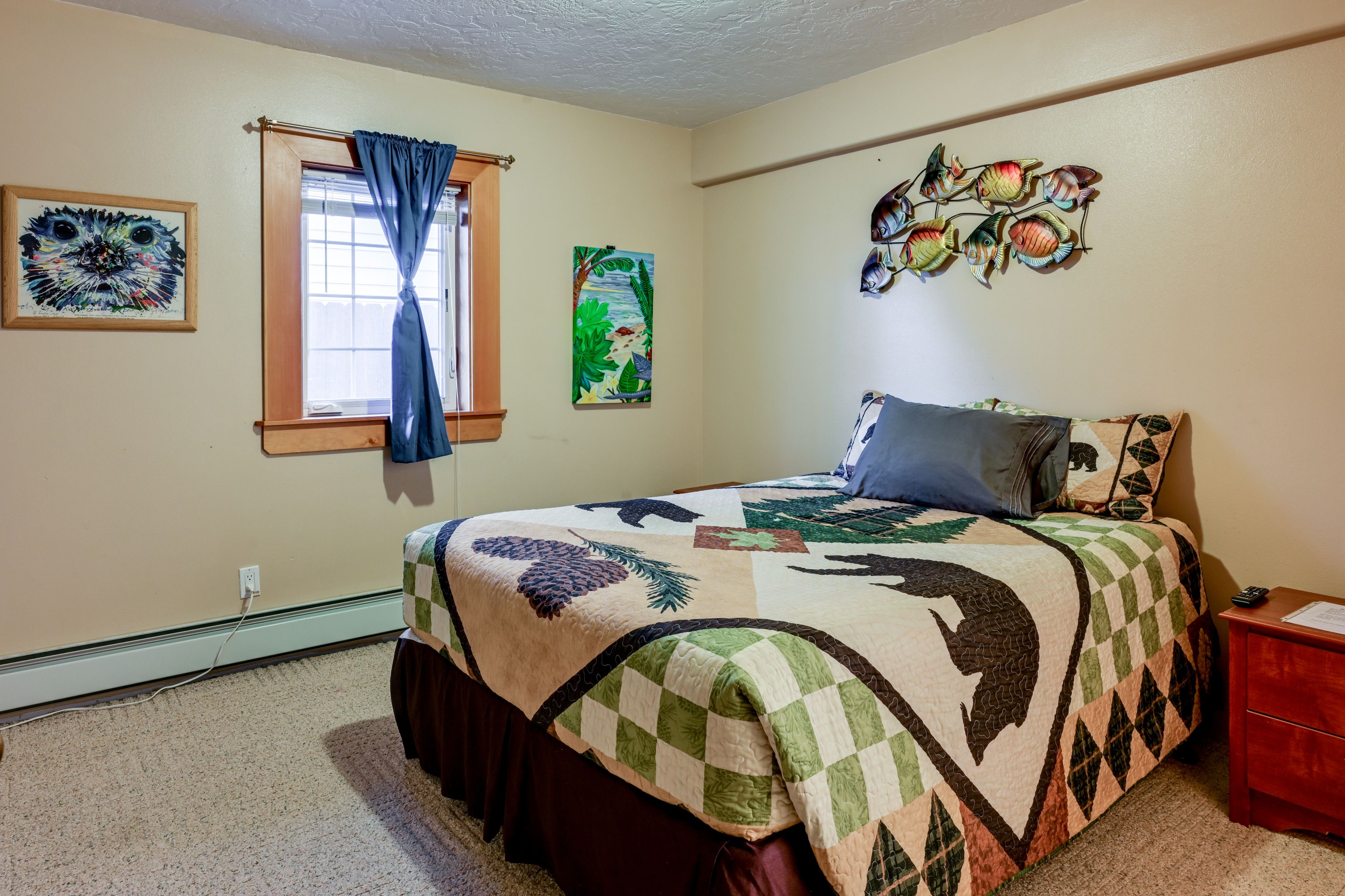 Bedroom 4 | Queen Bed