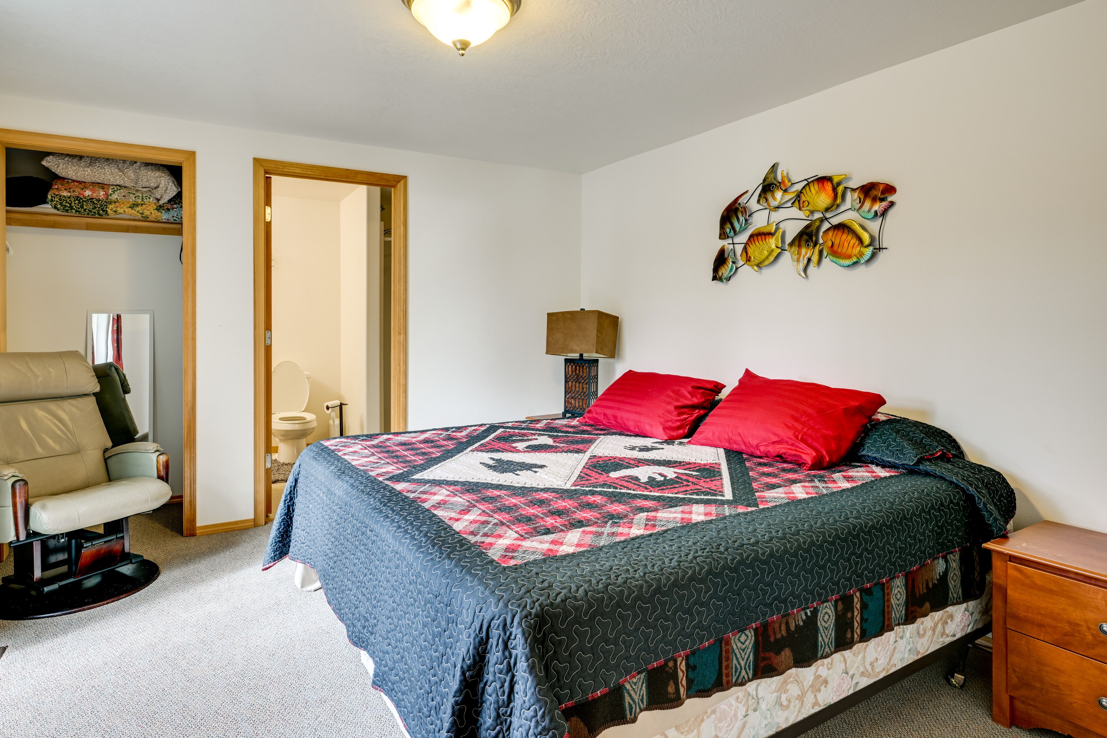 Bedroom 1 | King Bed