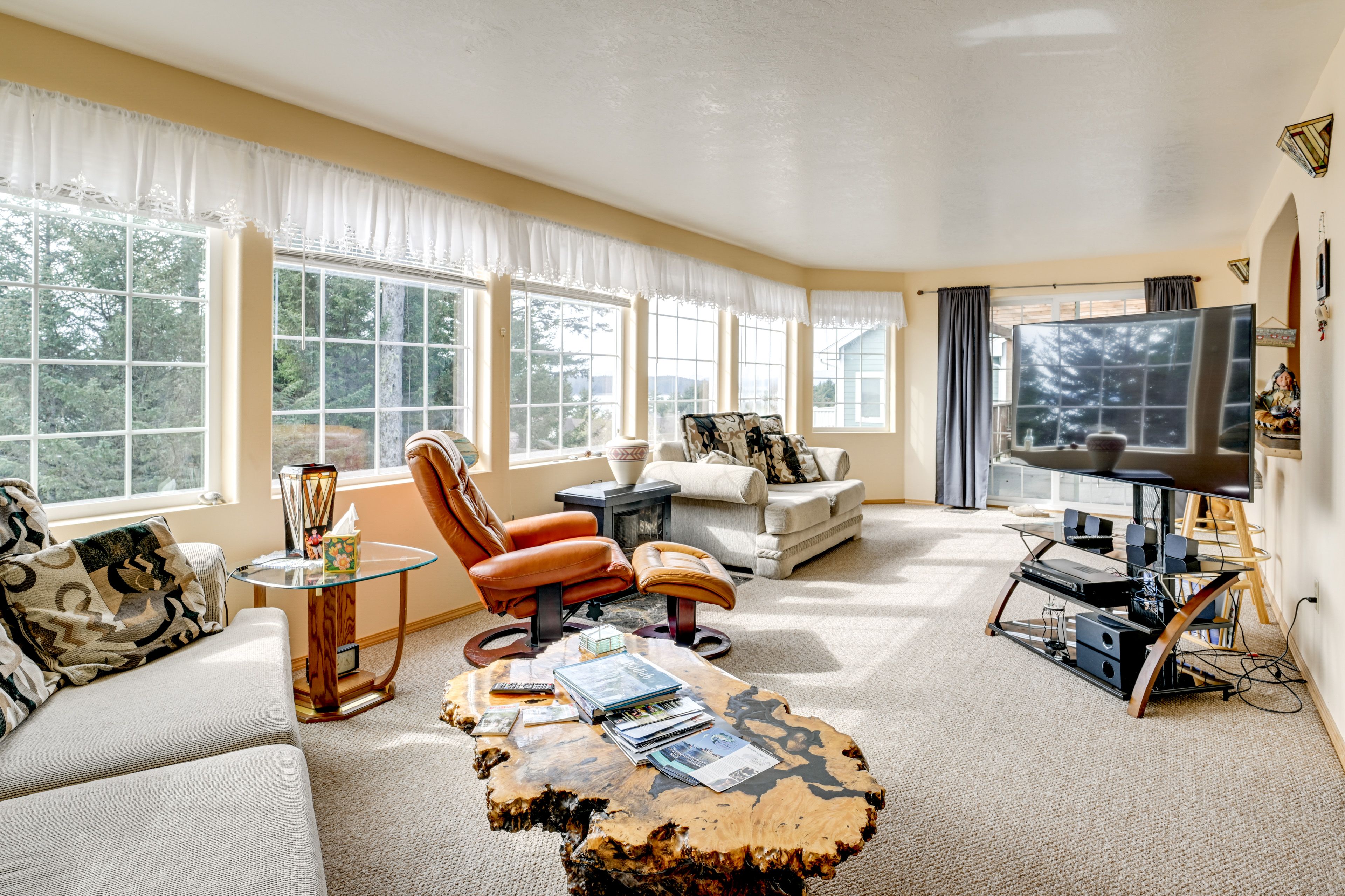 Living Room | Single-Story Unit