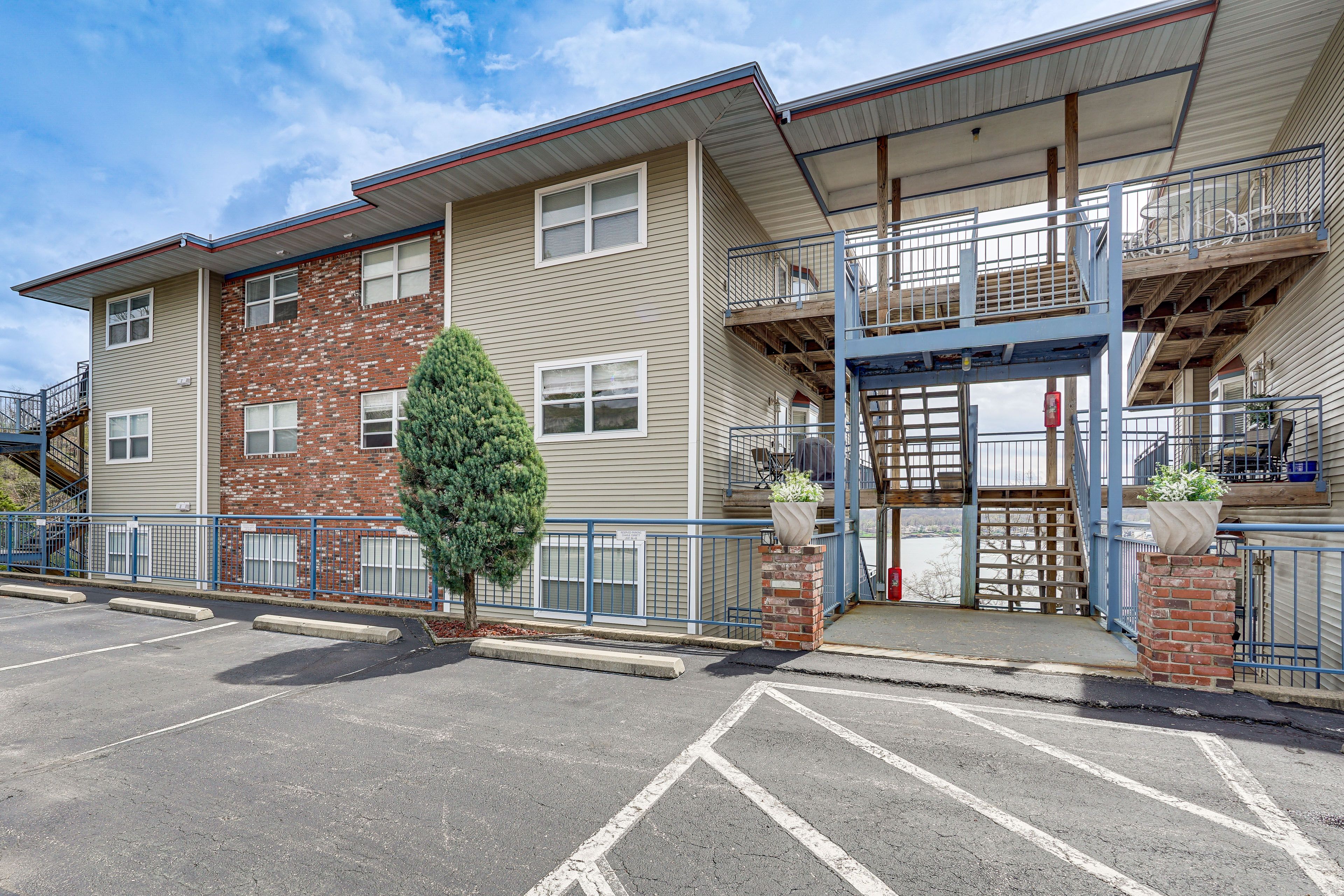 Assigned Parking (1 Vehicle)