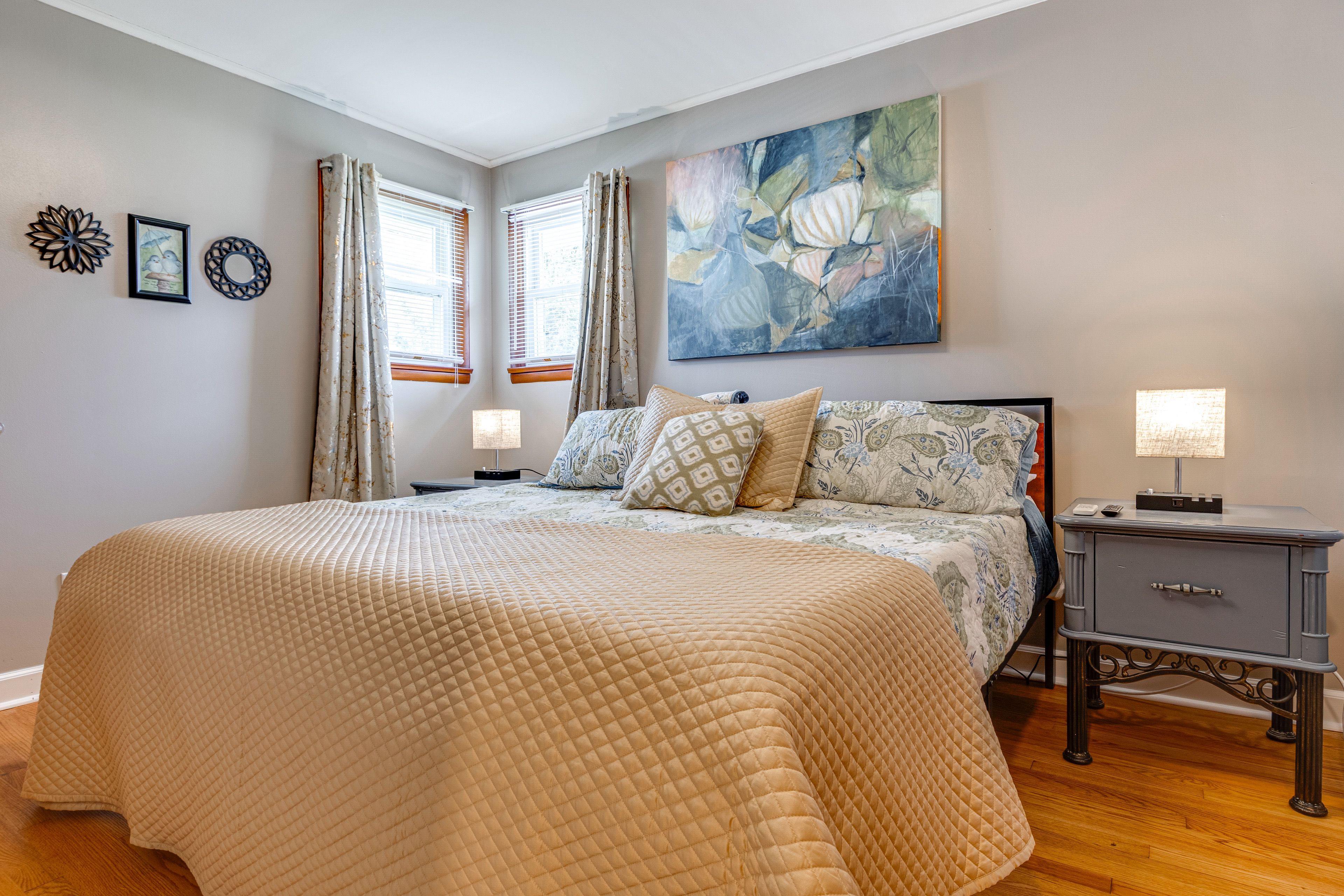 Bedroom 1 | King Bed | Smart TV