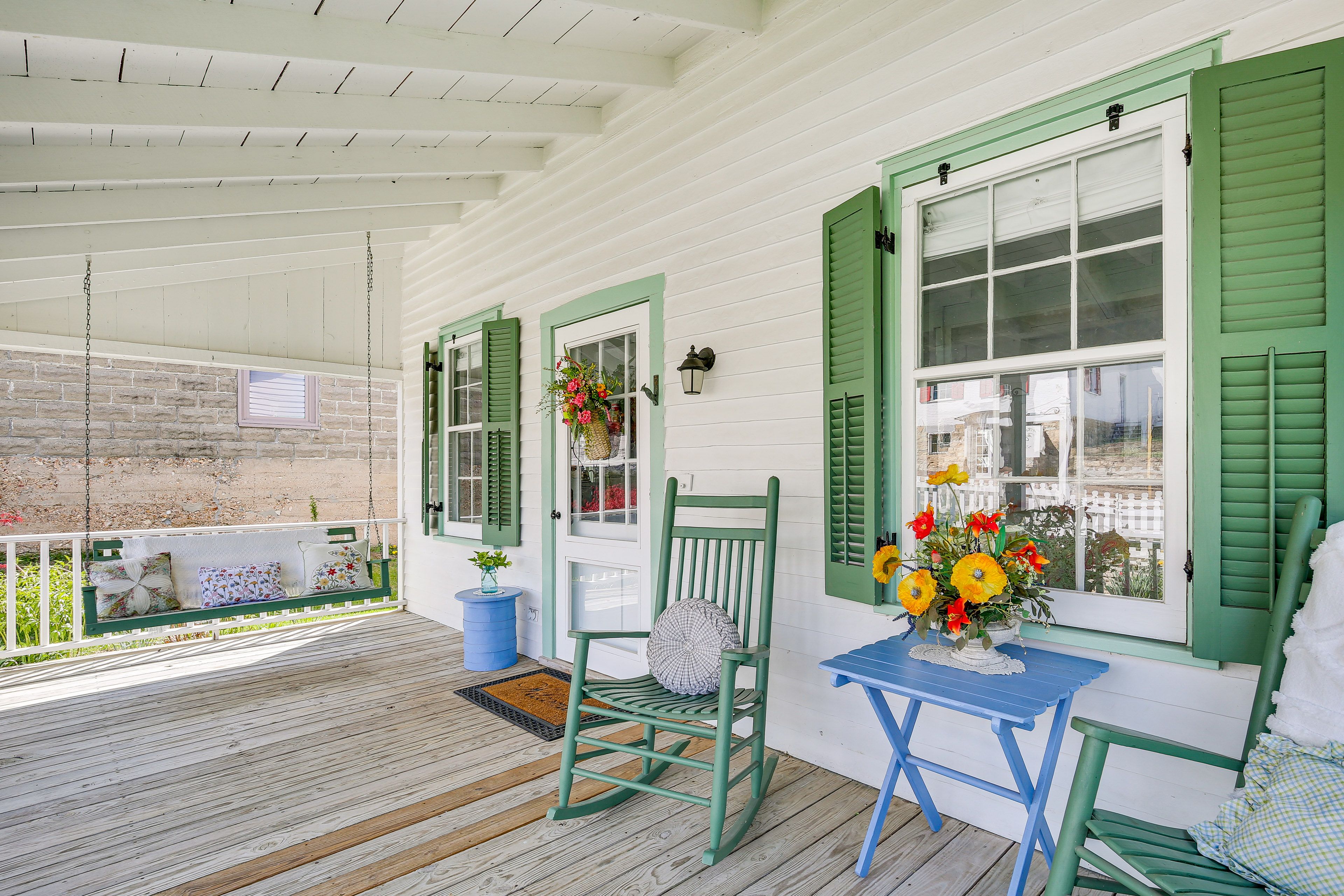 Covered Porch w/ Swing & Rockers