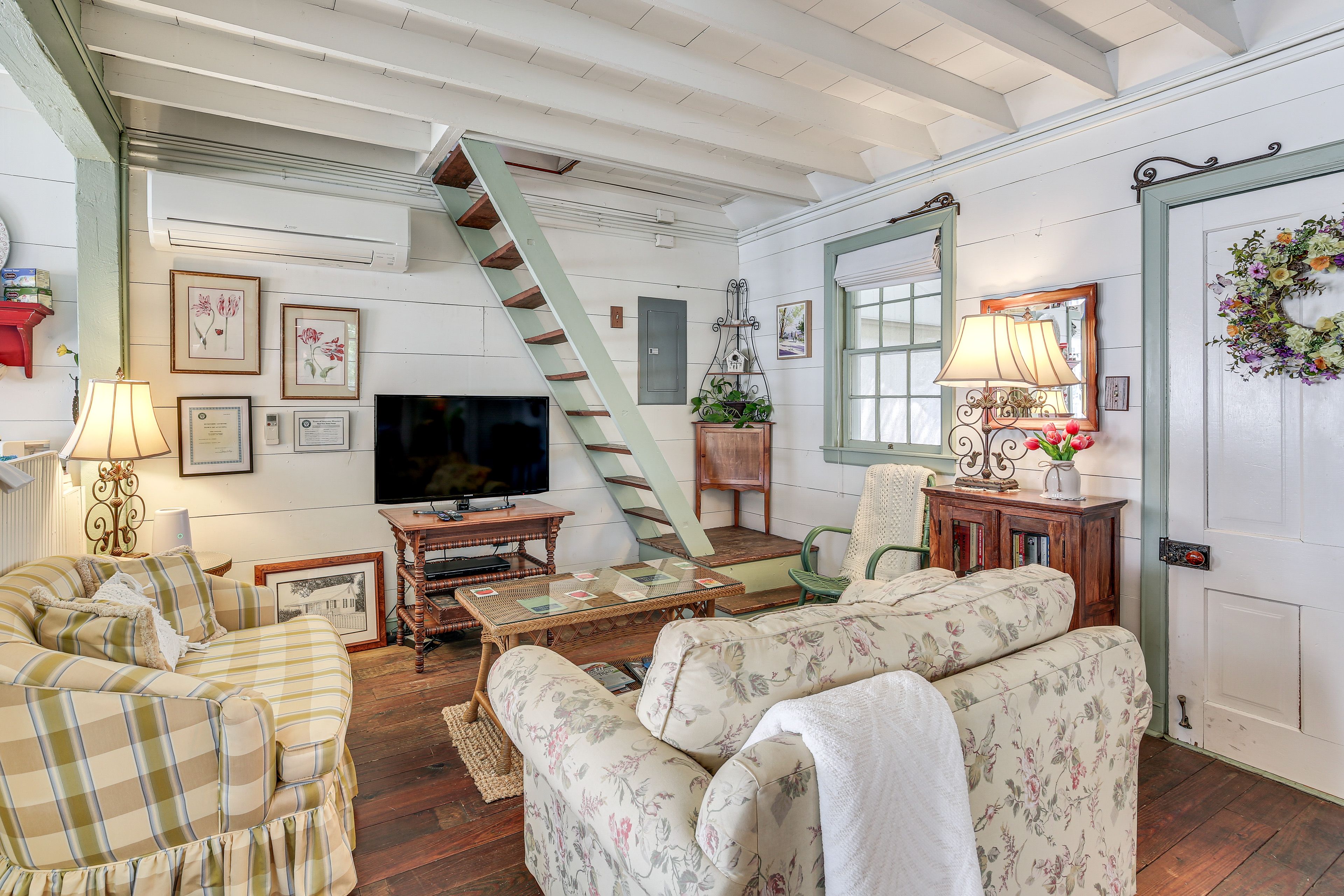 Living Room | Single-Story Home | Baseboard Heating | A/C