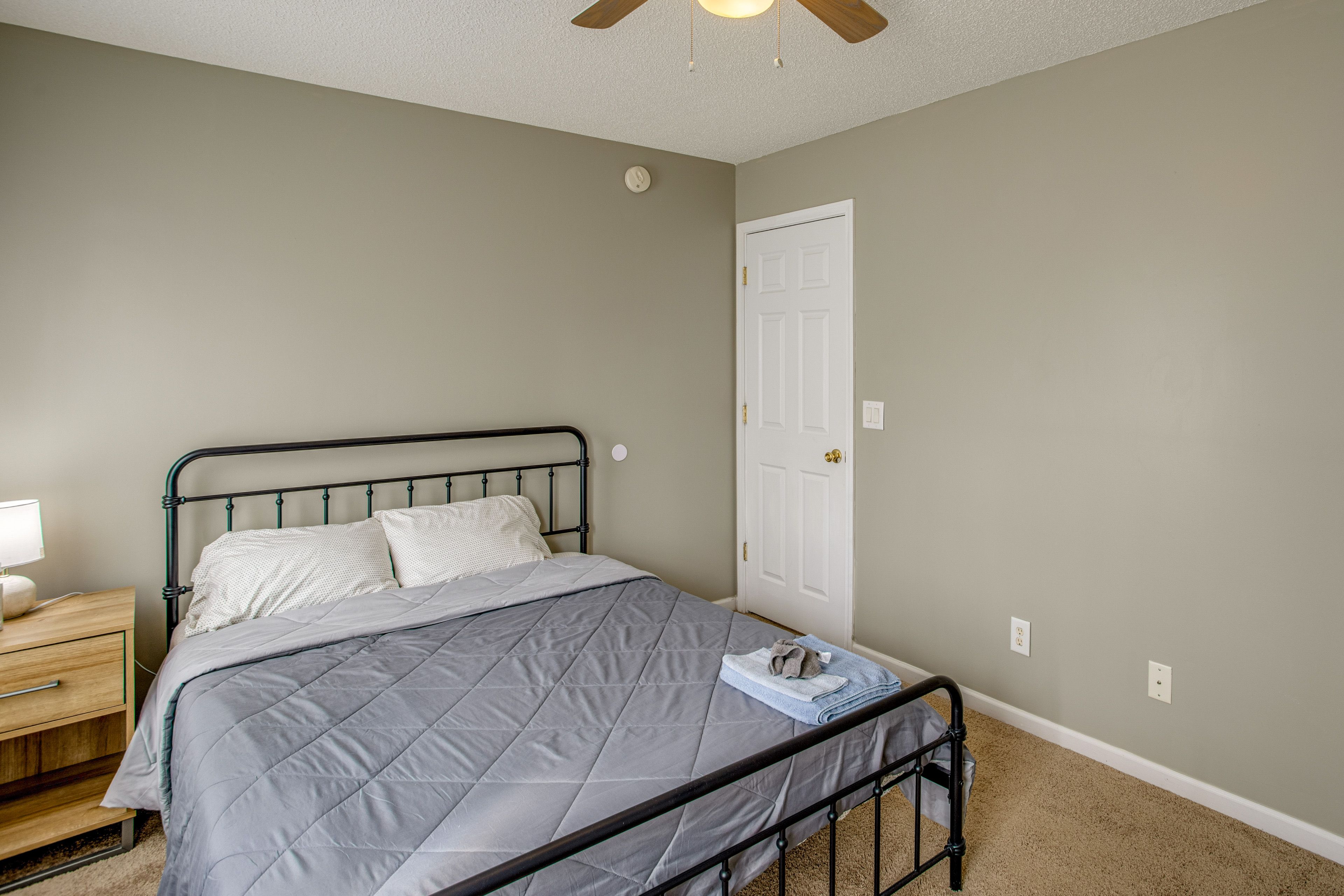 Bedroom 2 | Queen Bed | 2nd Floor