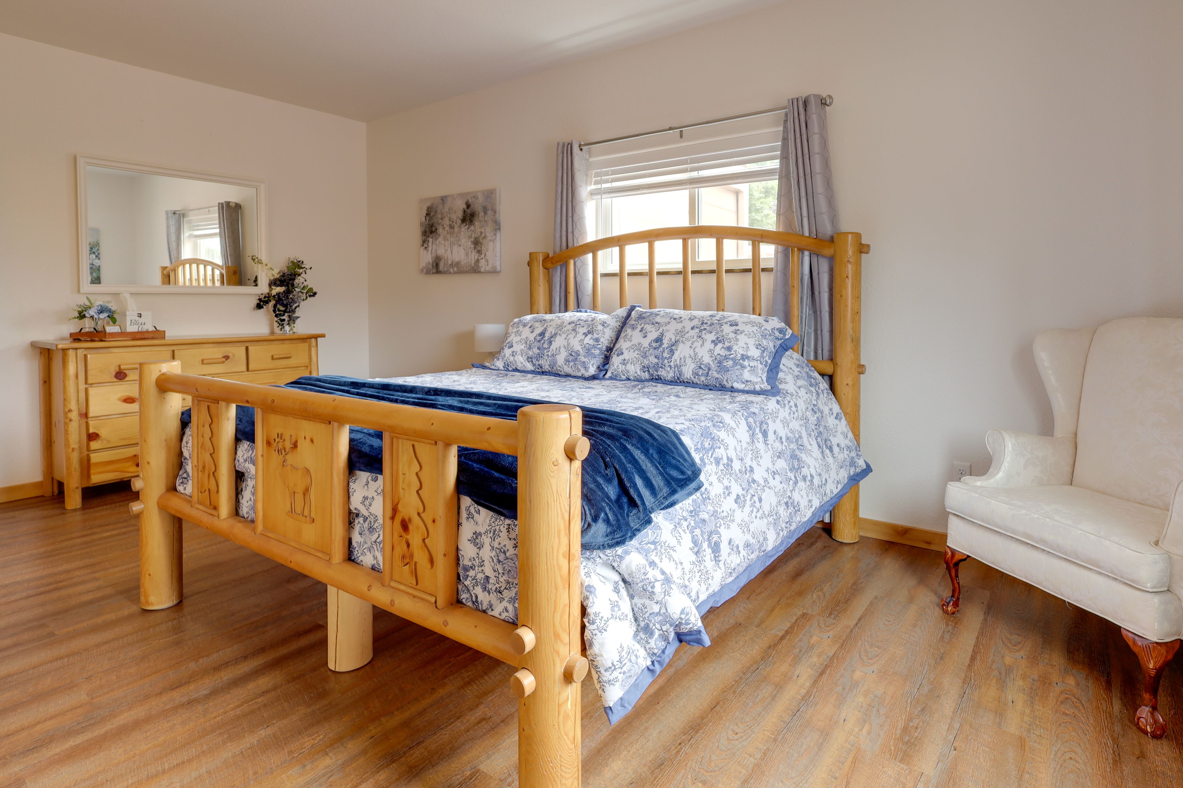 Bedroom 1 | King Bed