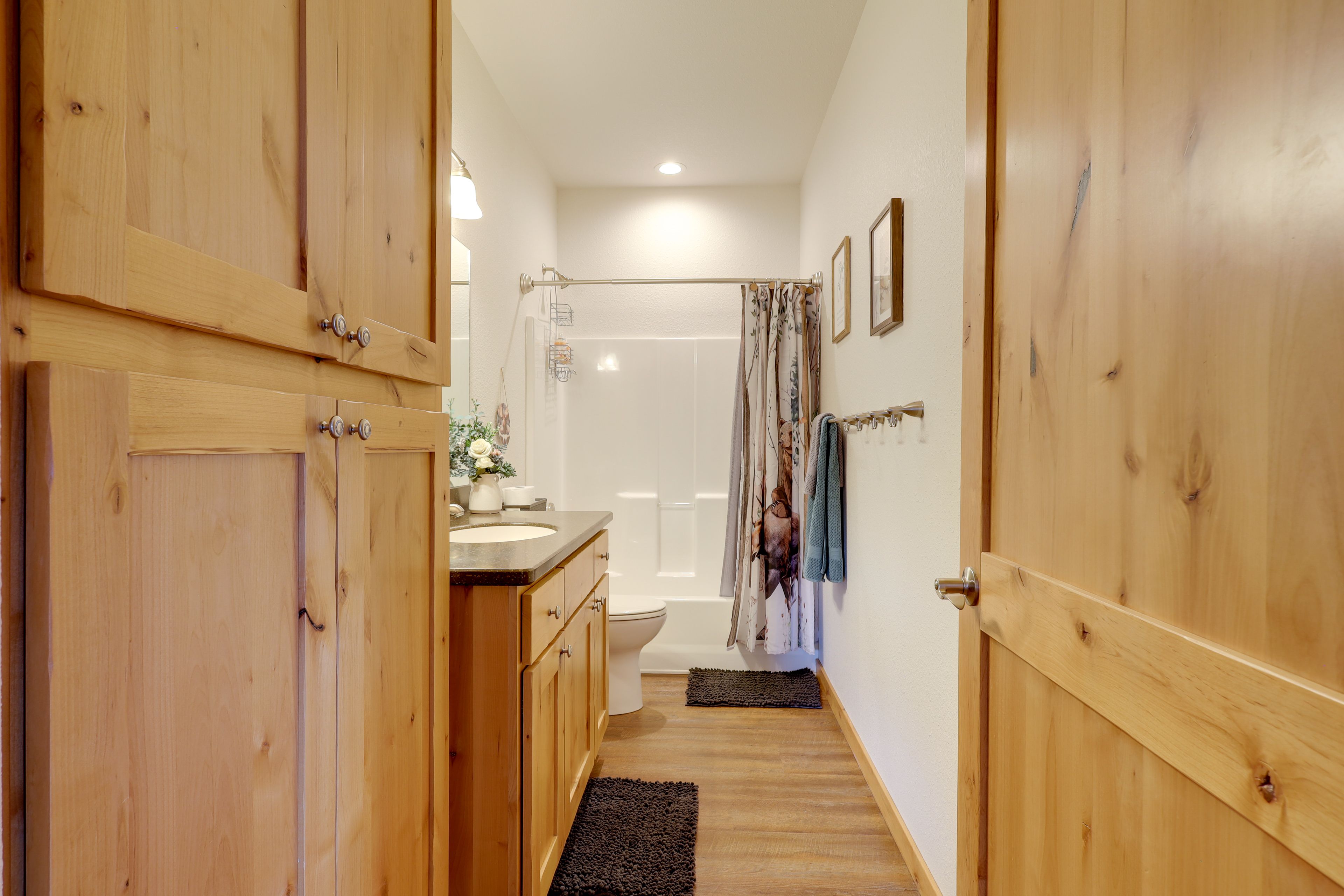Full Bathroom