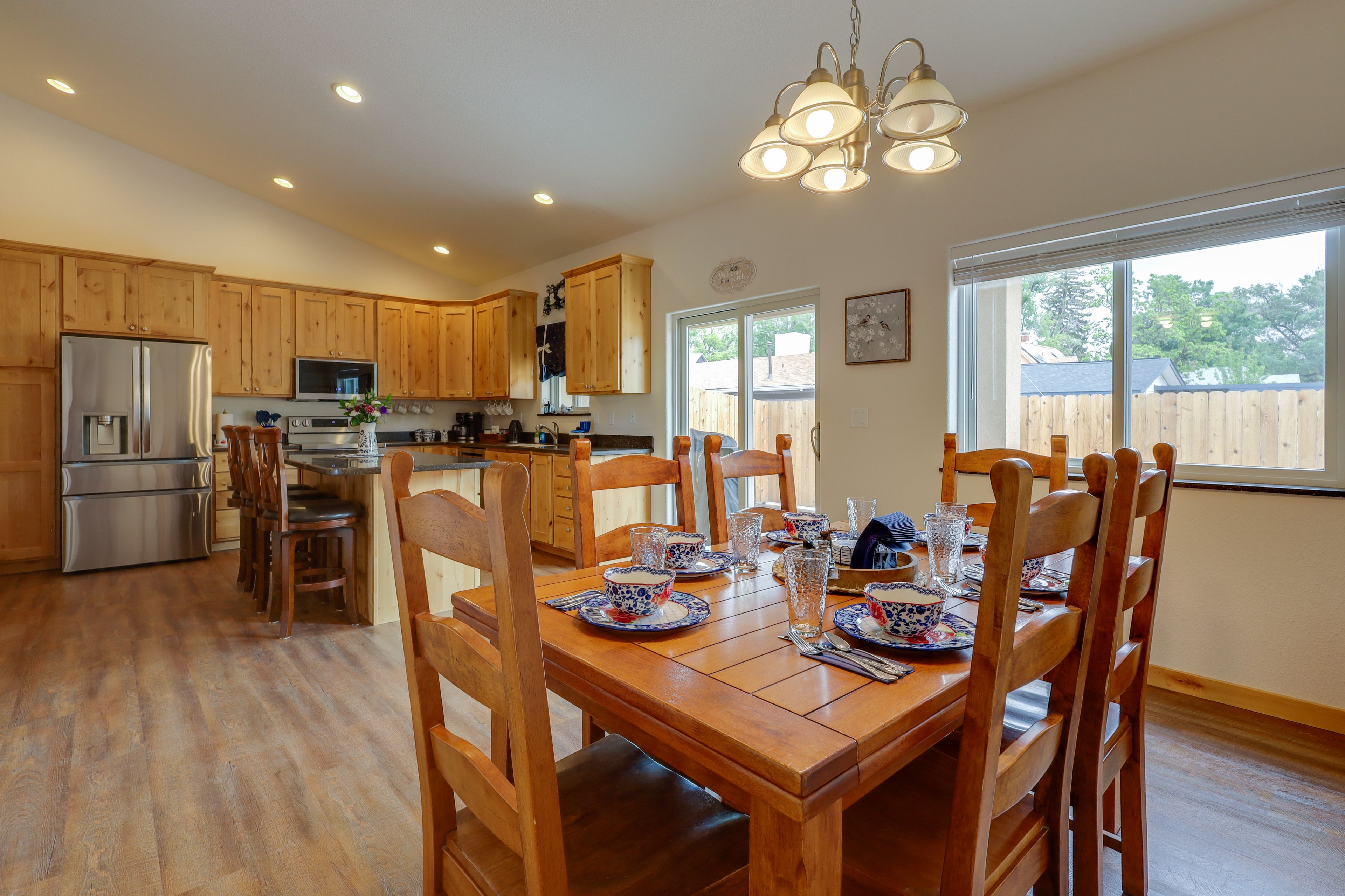 Kitchen & Dining Area