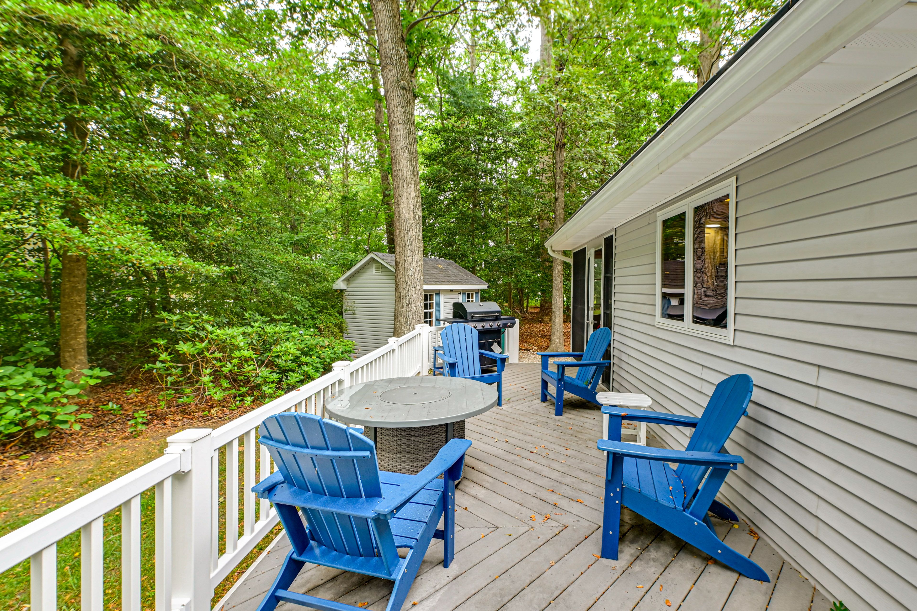 Furnished Deck