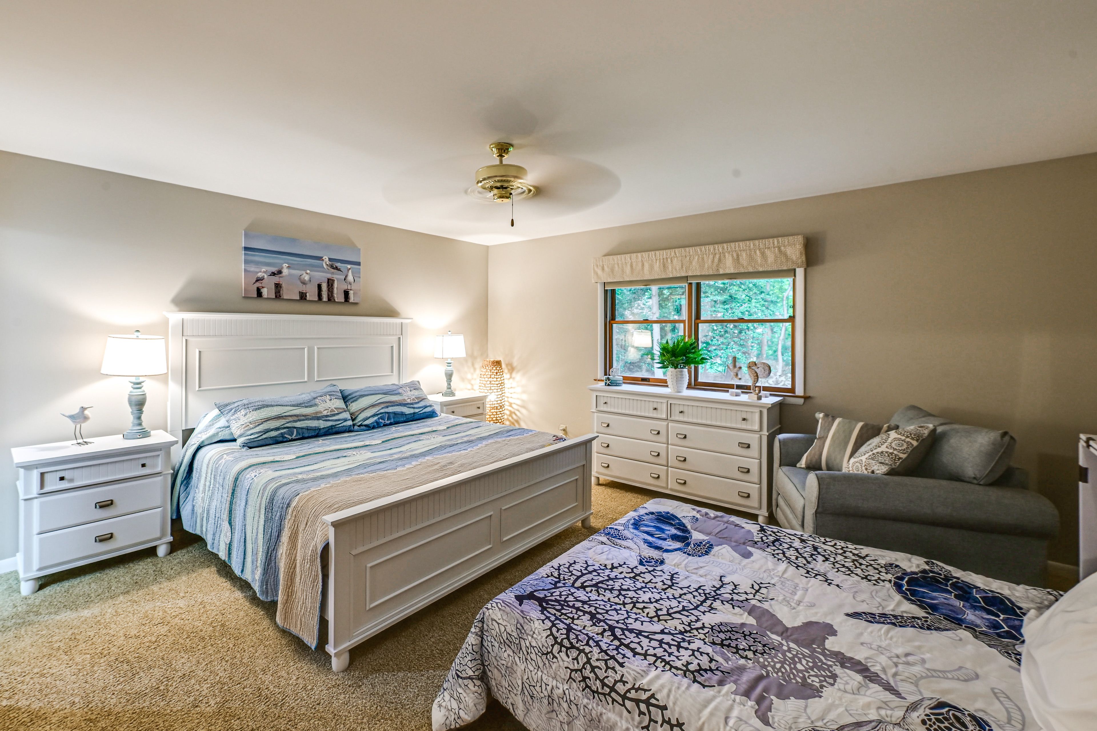 Bedroom 1 | King Bed | Queen Murphy Bed