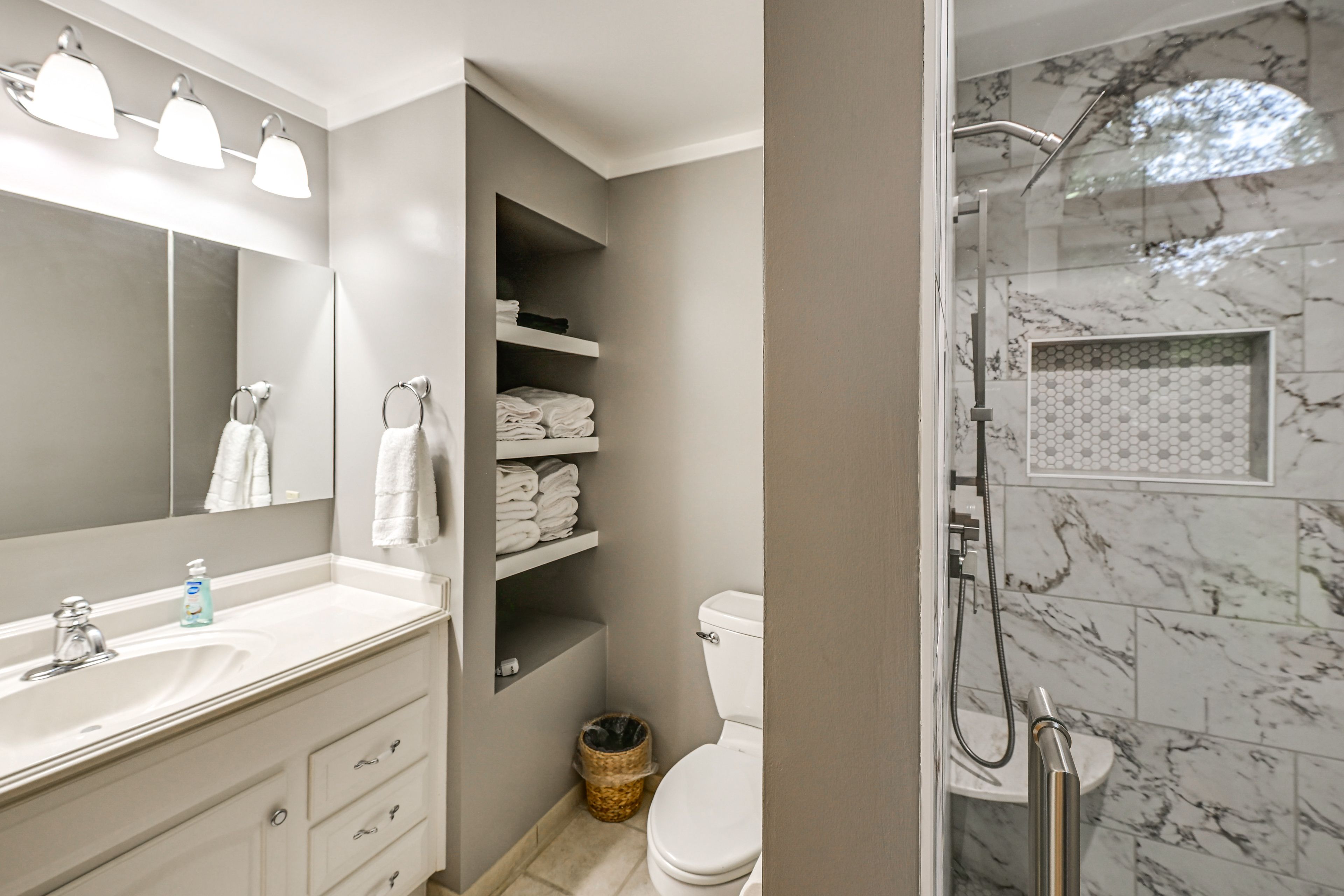 Full Bathroom