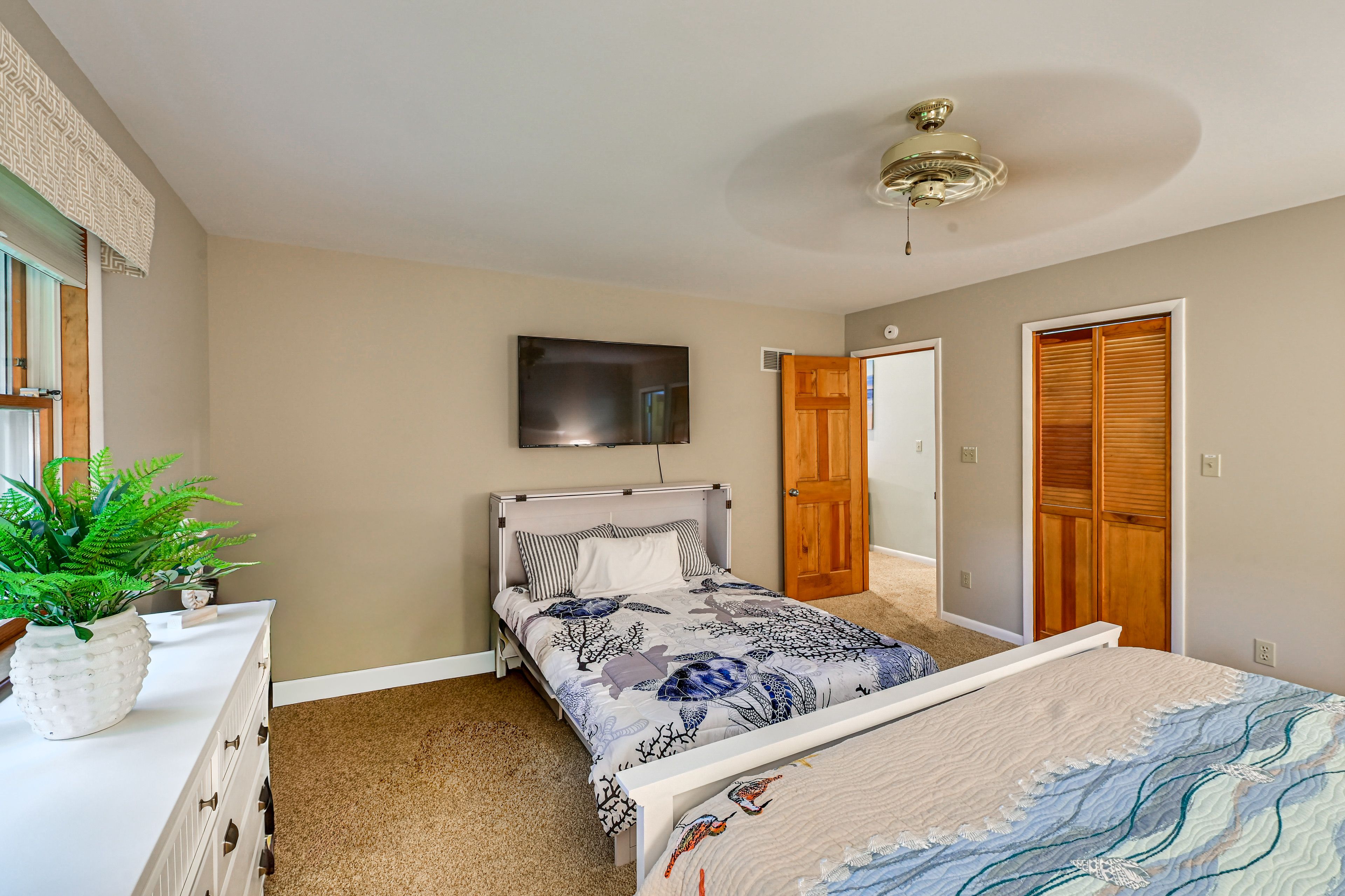 Bedroom 1 | King Bed | Queen Murphy Bed