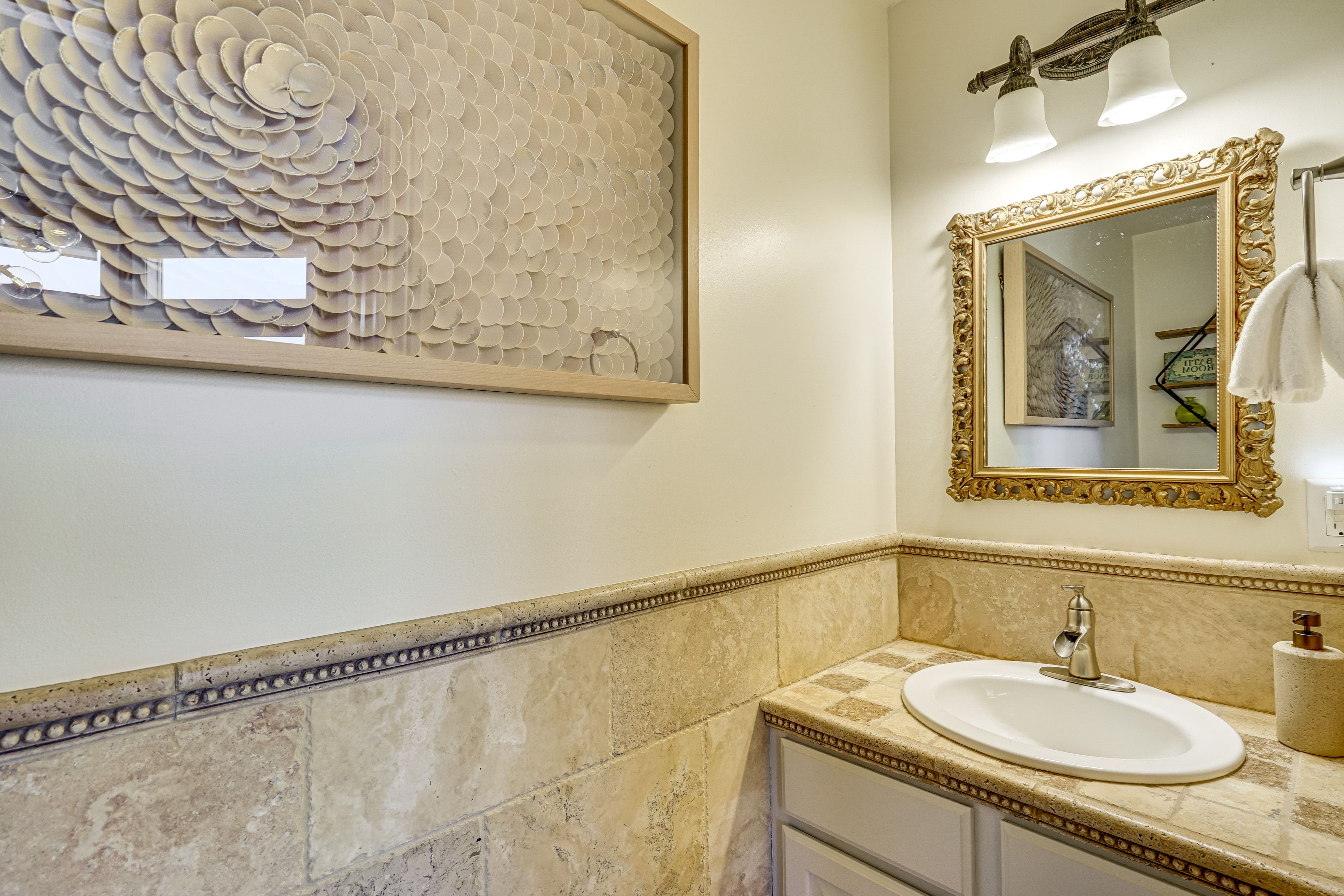 Half Bathroom | Main Level