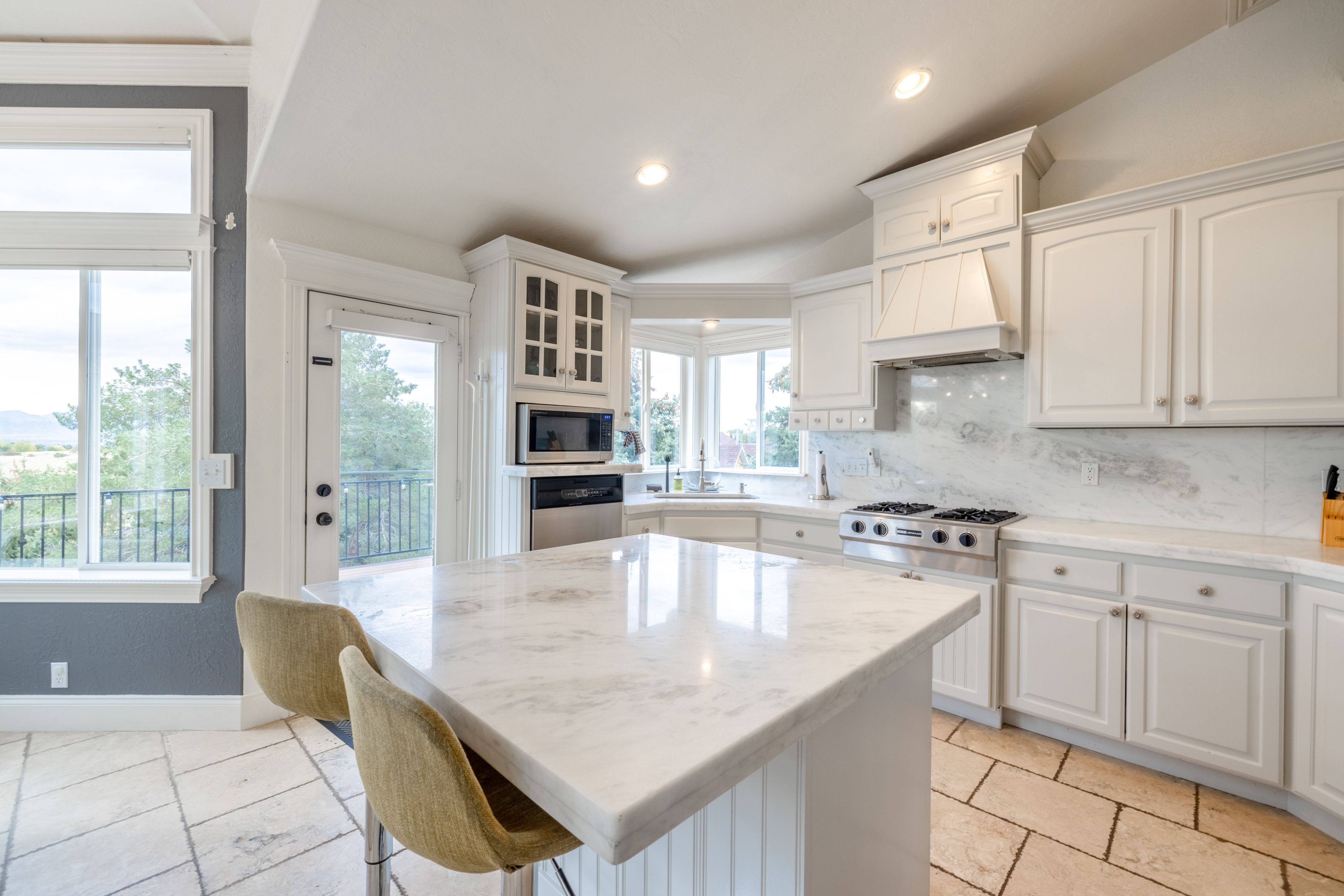 Kitchen | Main Level