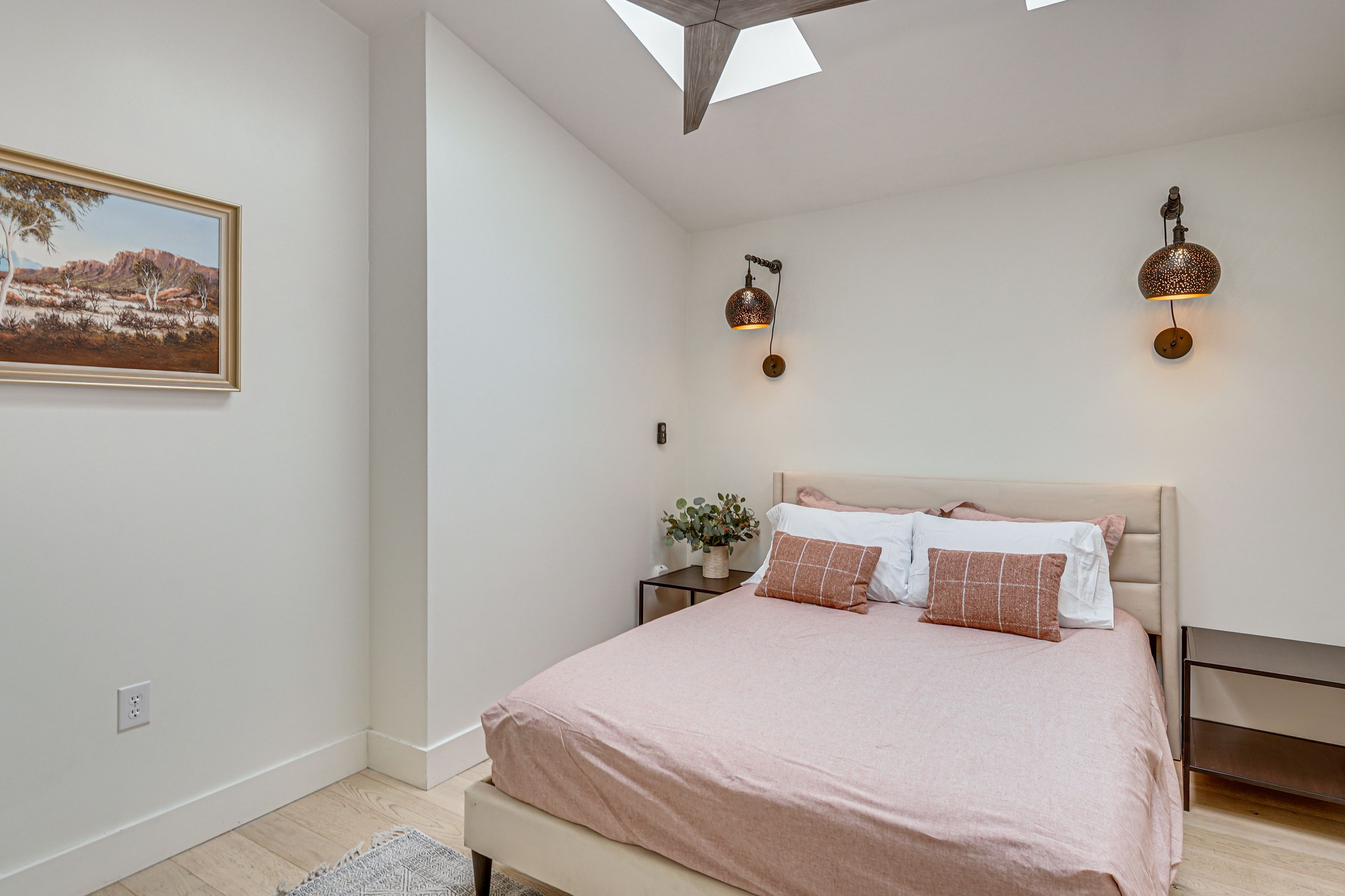 Bedroom 2 | Queen Bed