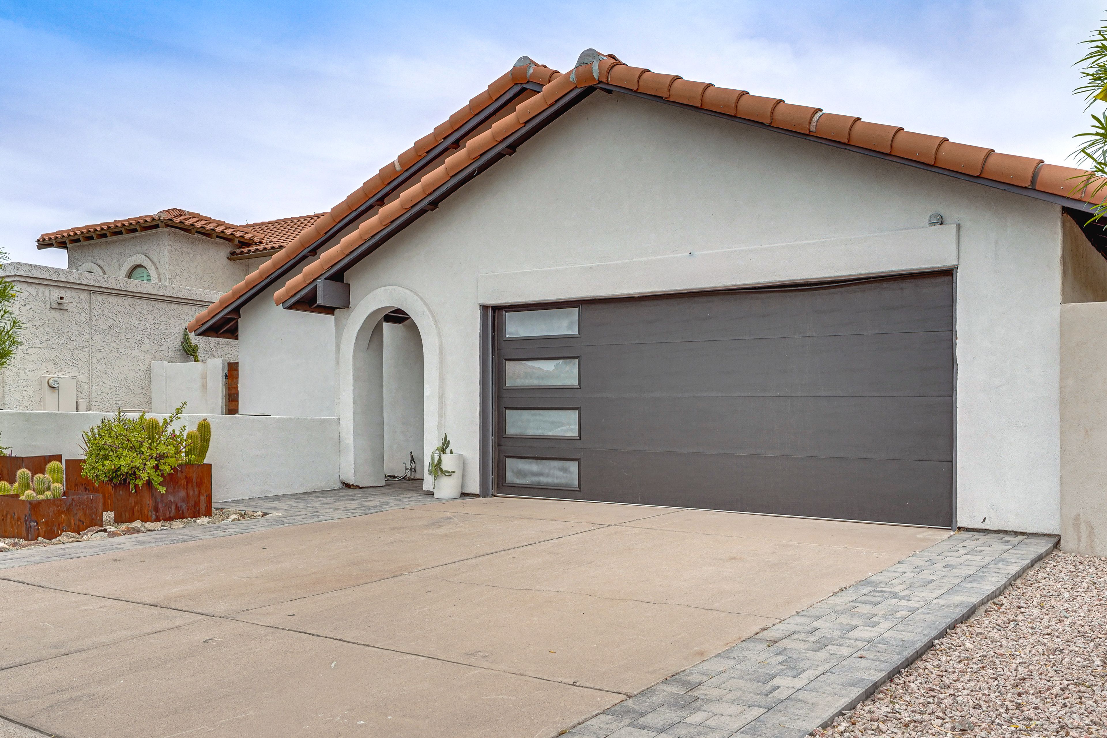 Parking | Driveway (2 Vehicles) | Free Street