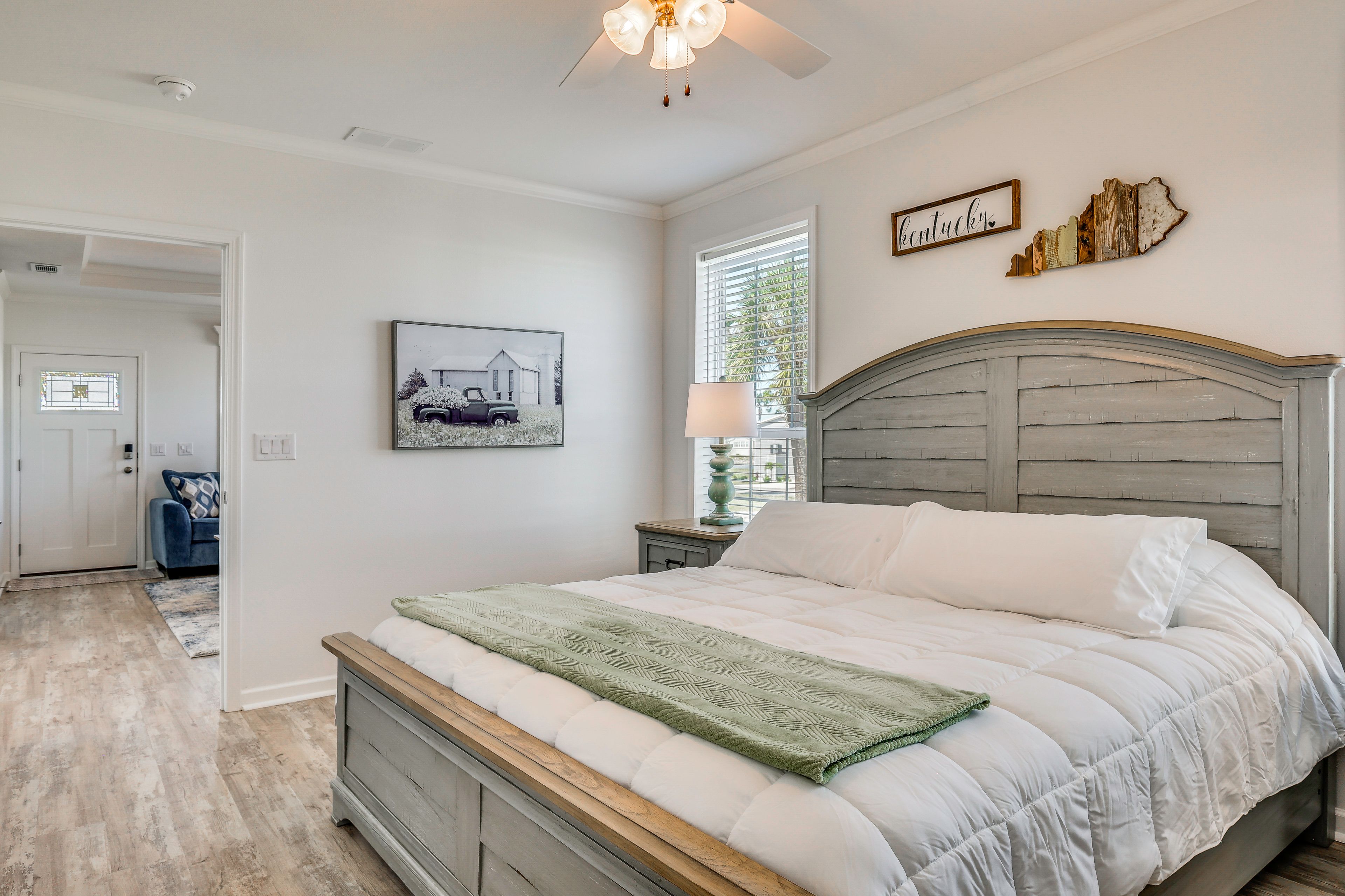 Bedroom 1 | King Bed