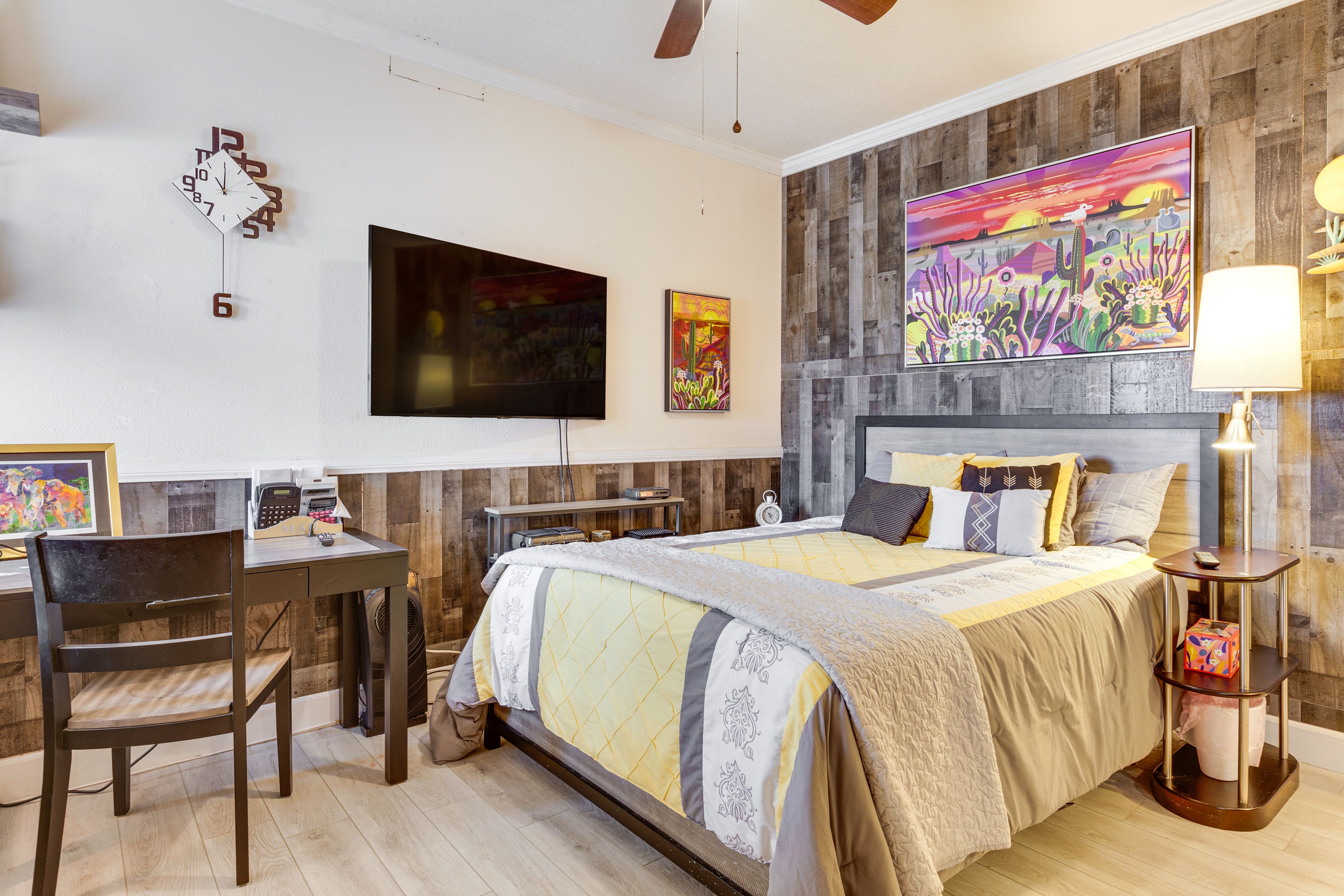 Bedroom 2 | Queen Bed