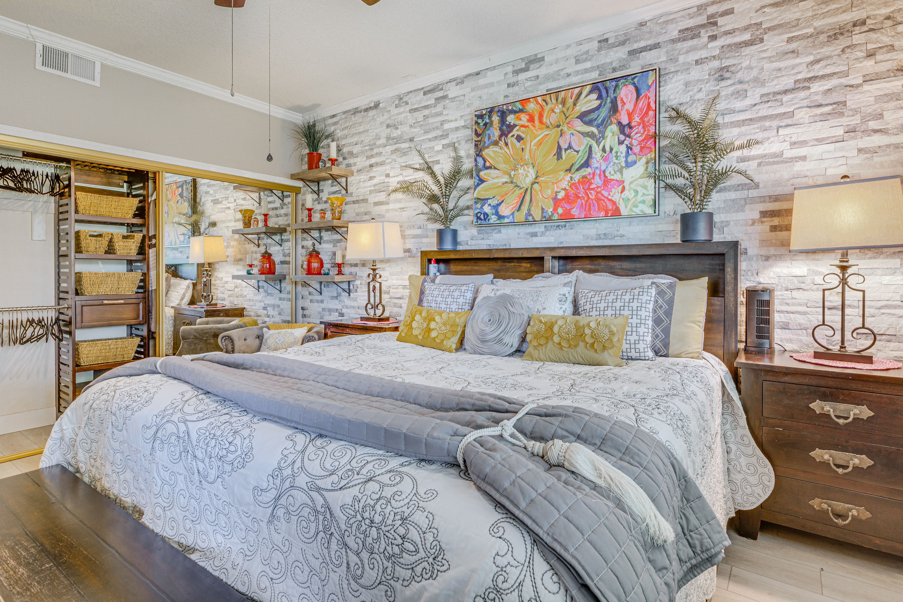 Bedroom 1 | King Bed