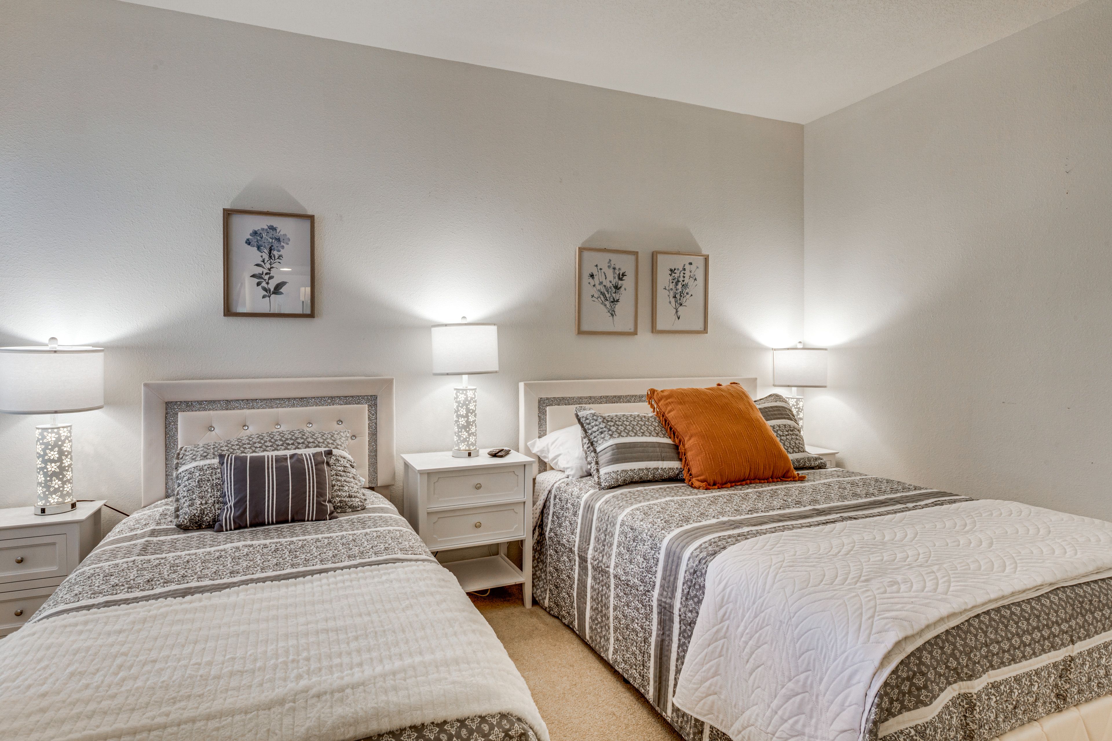 Bedroom 2 | Queen Bed | Twin Bed
