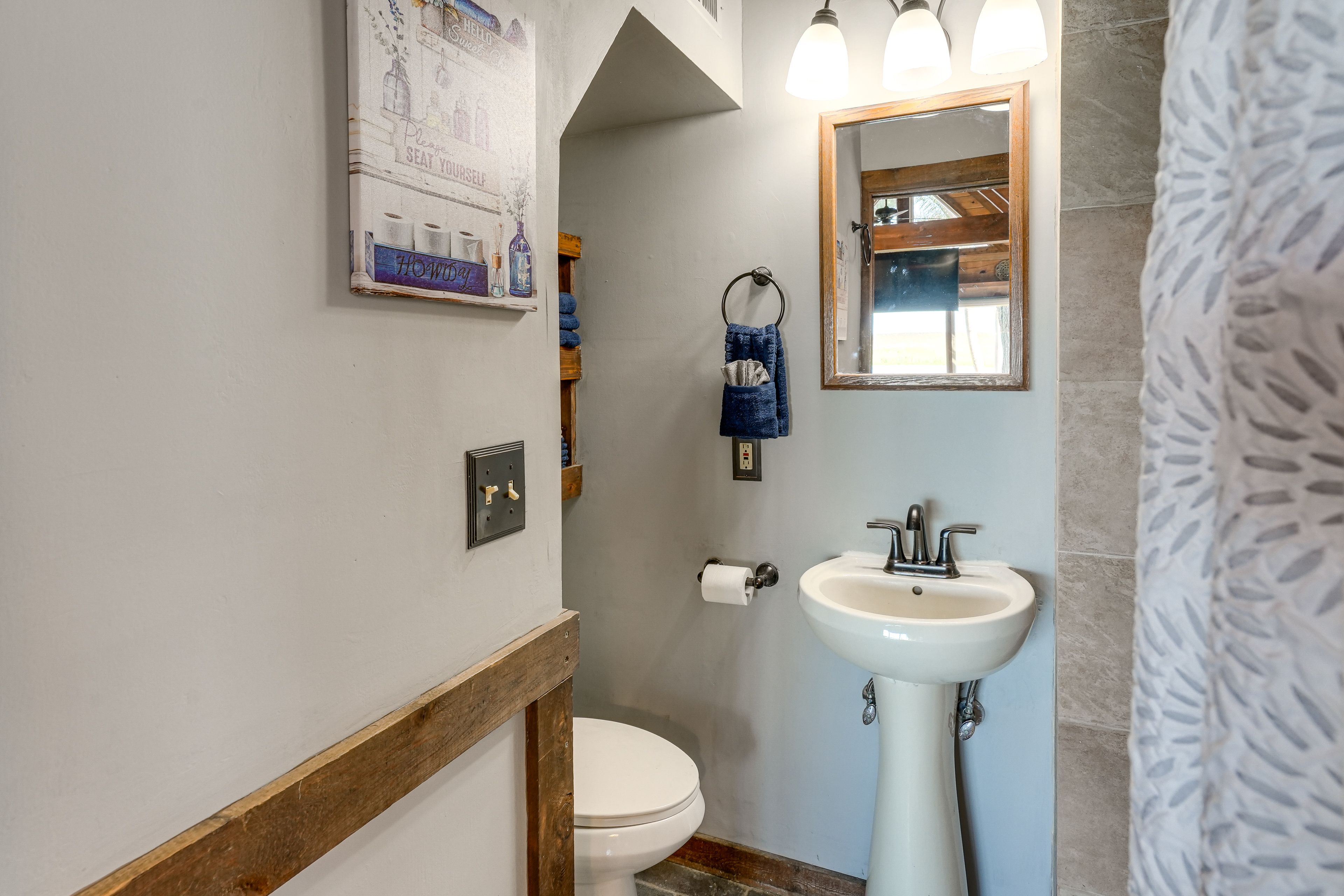 Full Bathroom | Main Floor