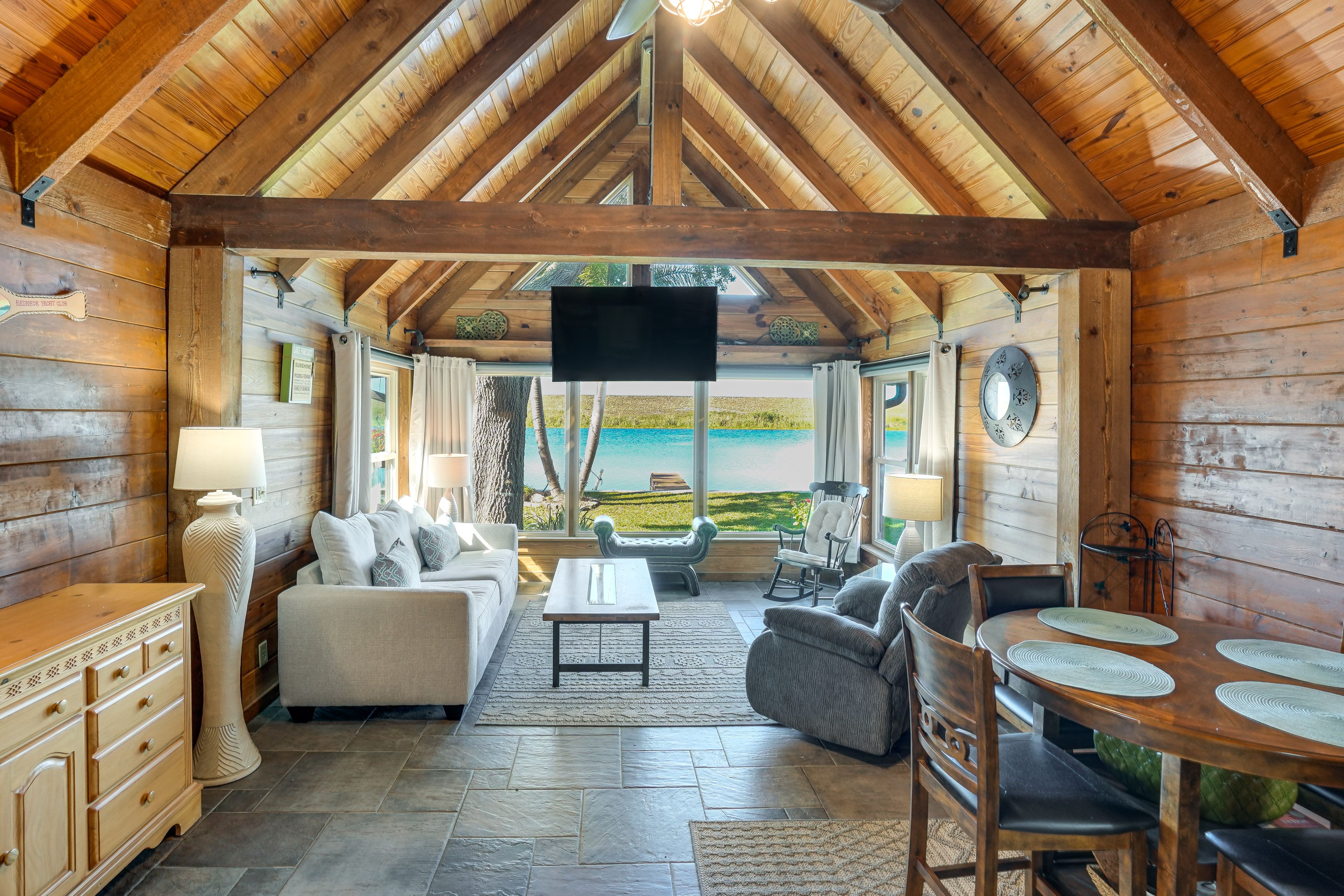 Living Area | Dining Table