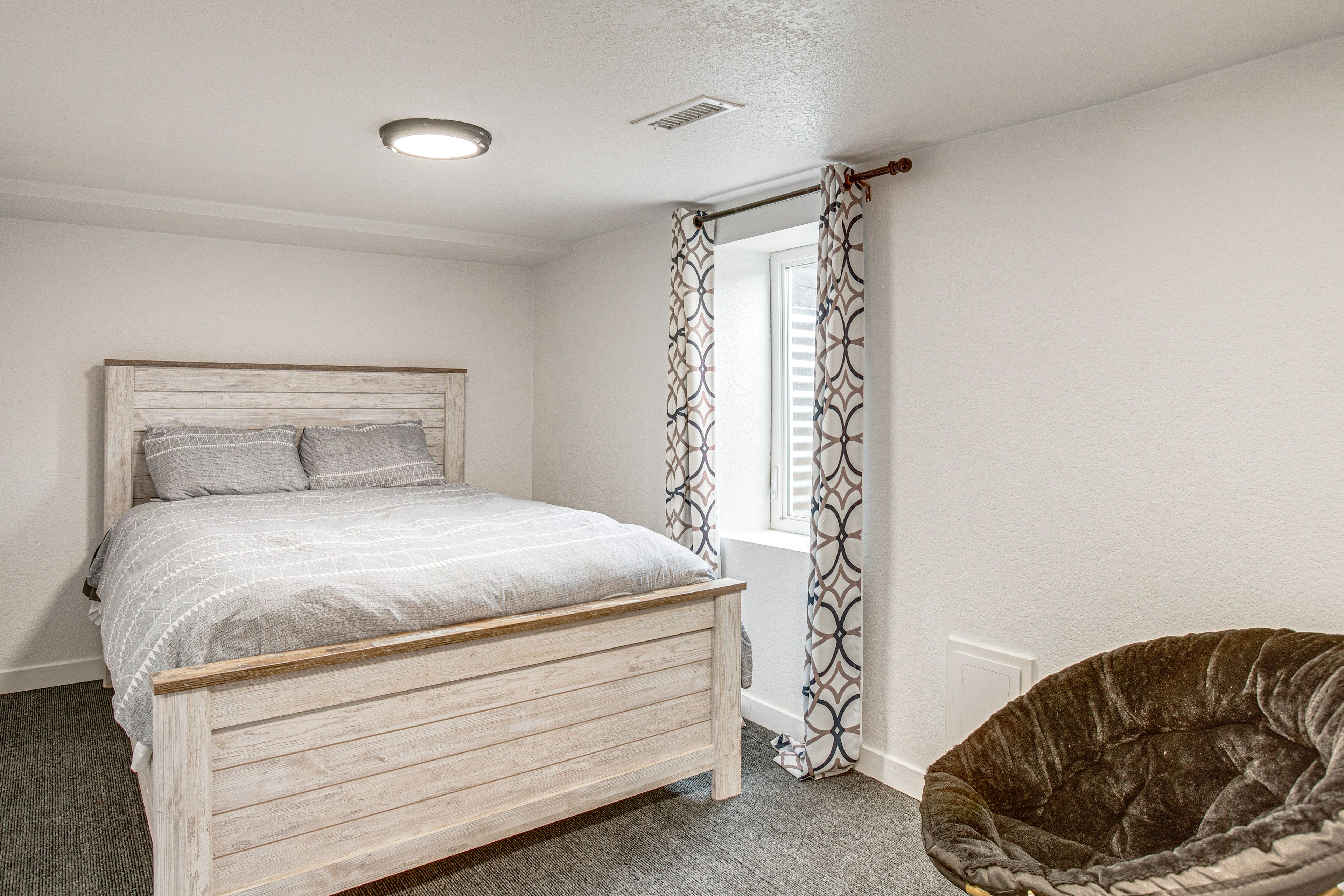 Bedroom 3 | Basement | Queen Bed