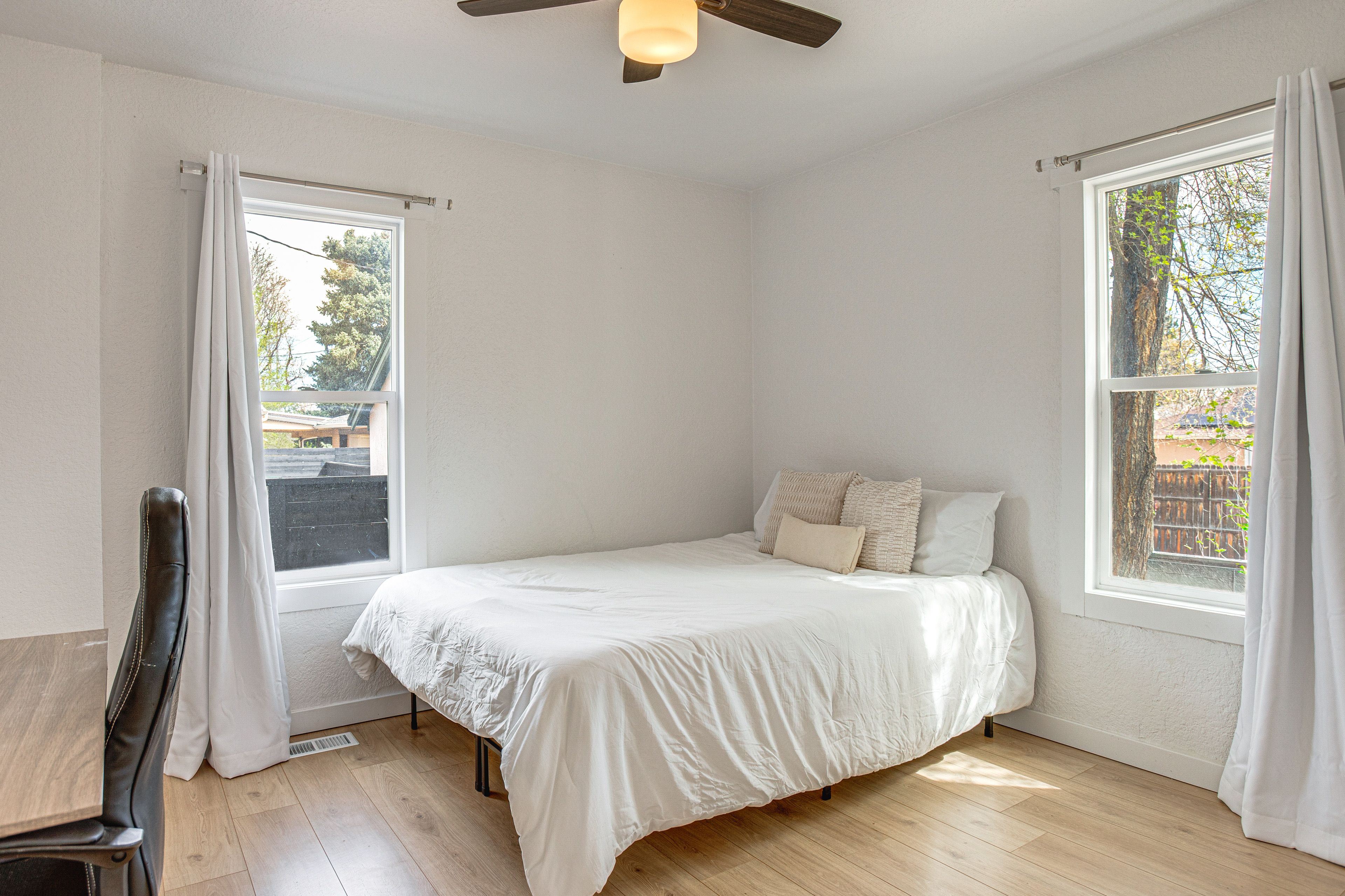 Bedroom 2 | 1st Floor | Queen Bed