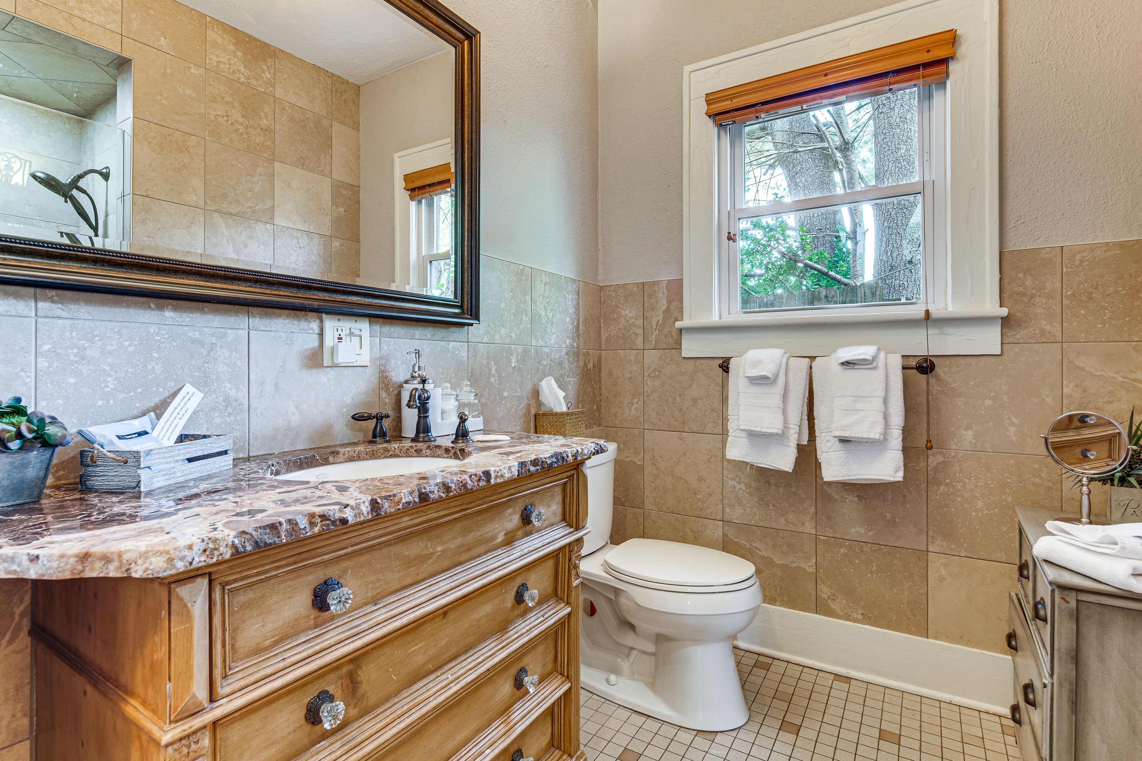 Bathroom | 1st Floor