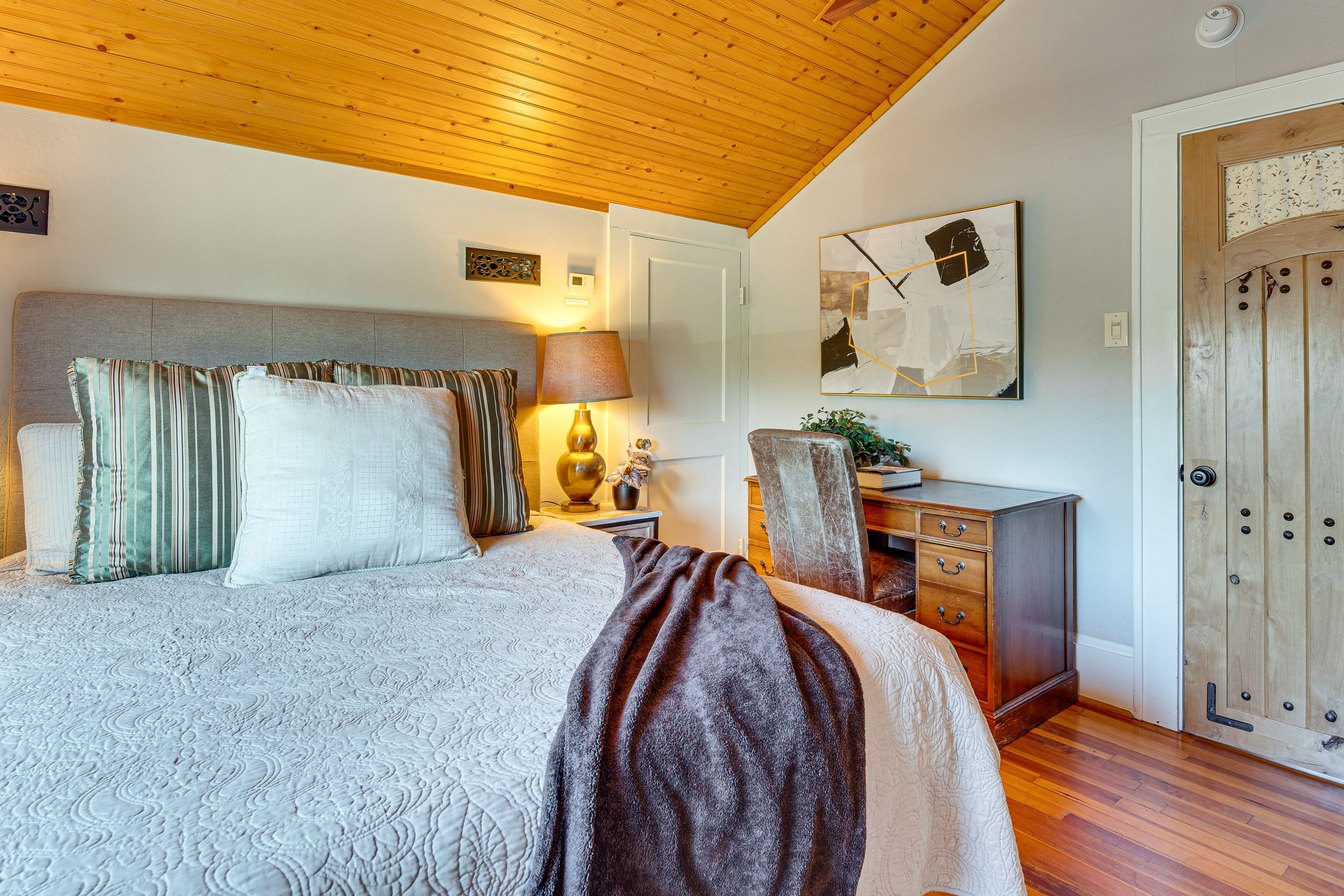 Bedroom 3 | 2nd Floor | Queen Bed | Smart TV