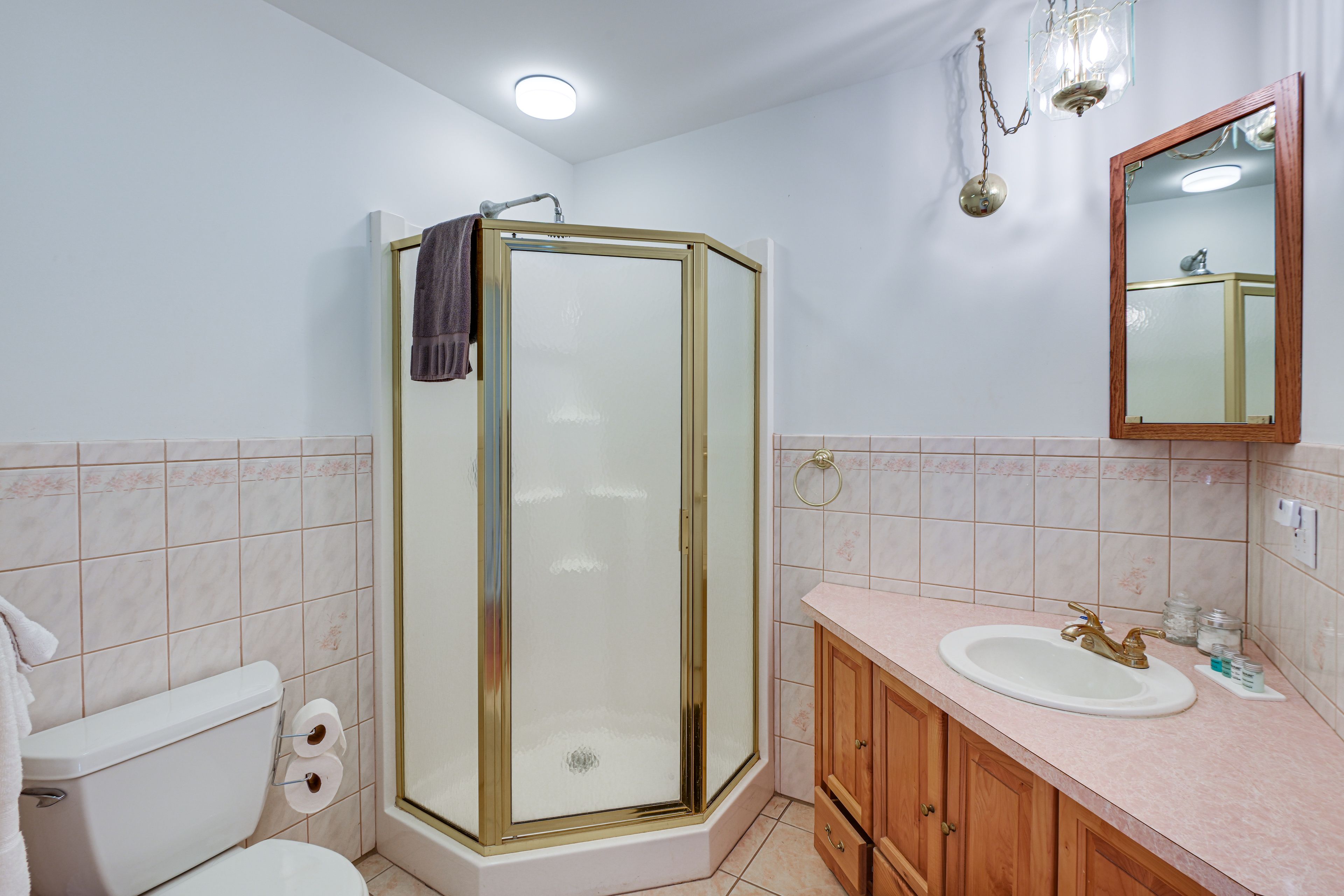 Full Bathroom | 1st Floor