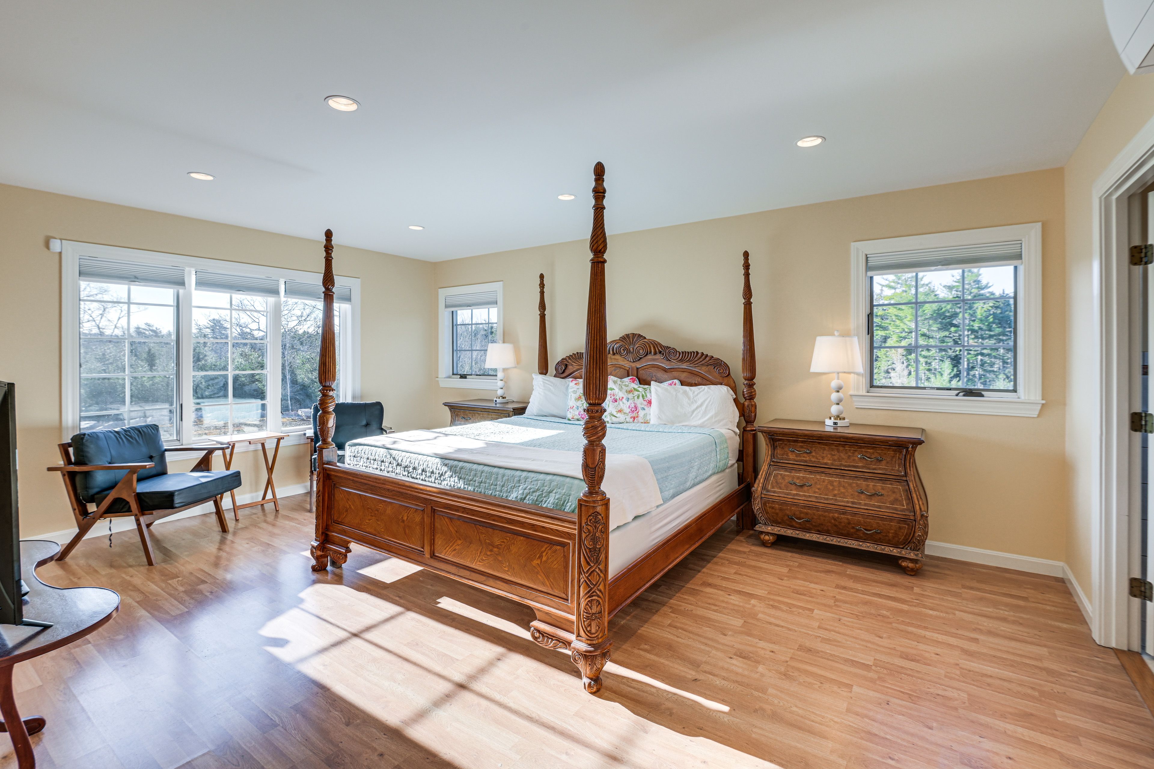 Bedroom 1 | 1st Floor | Queen Bed