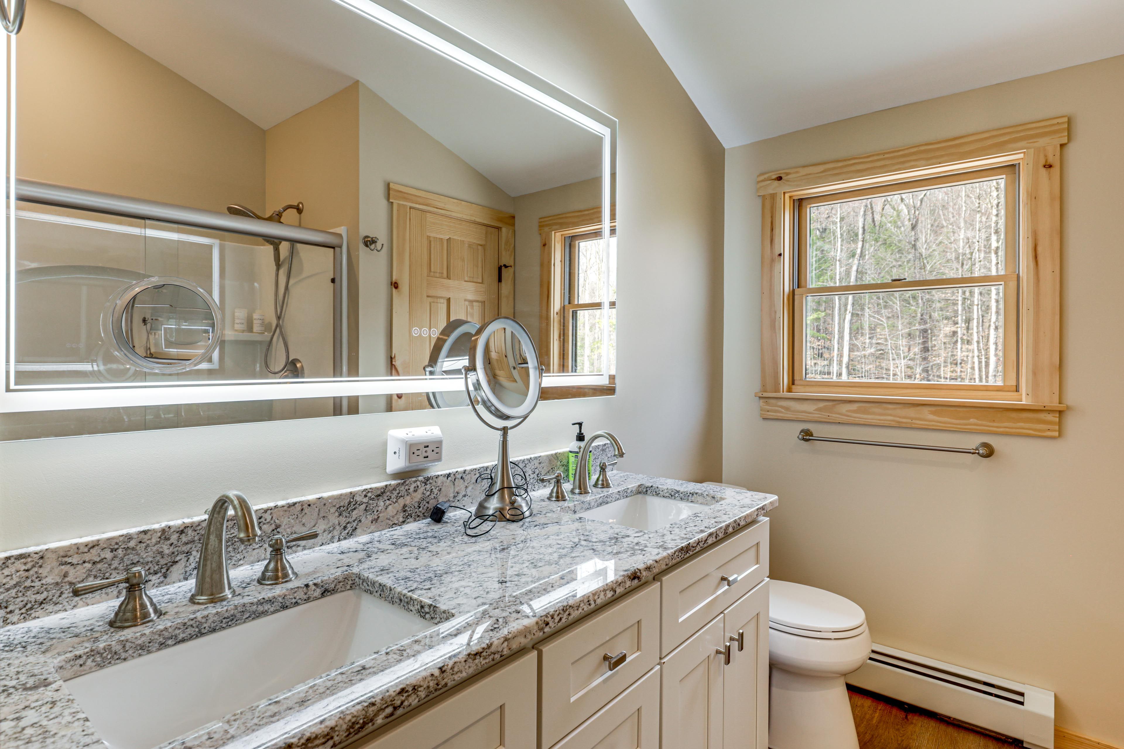 Full Bath | Upper Level