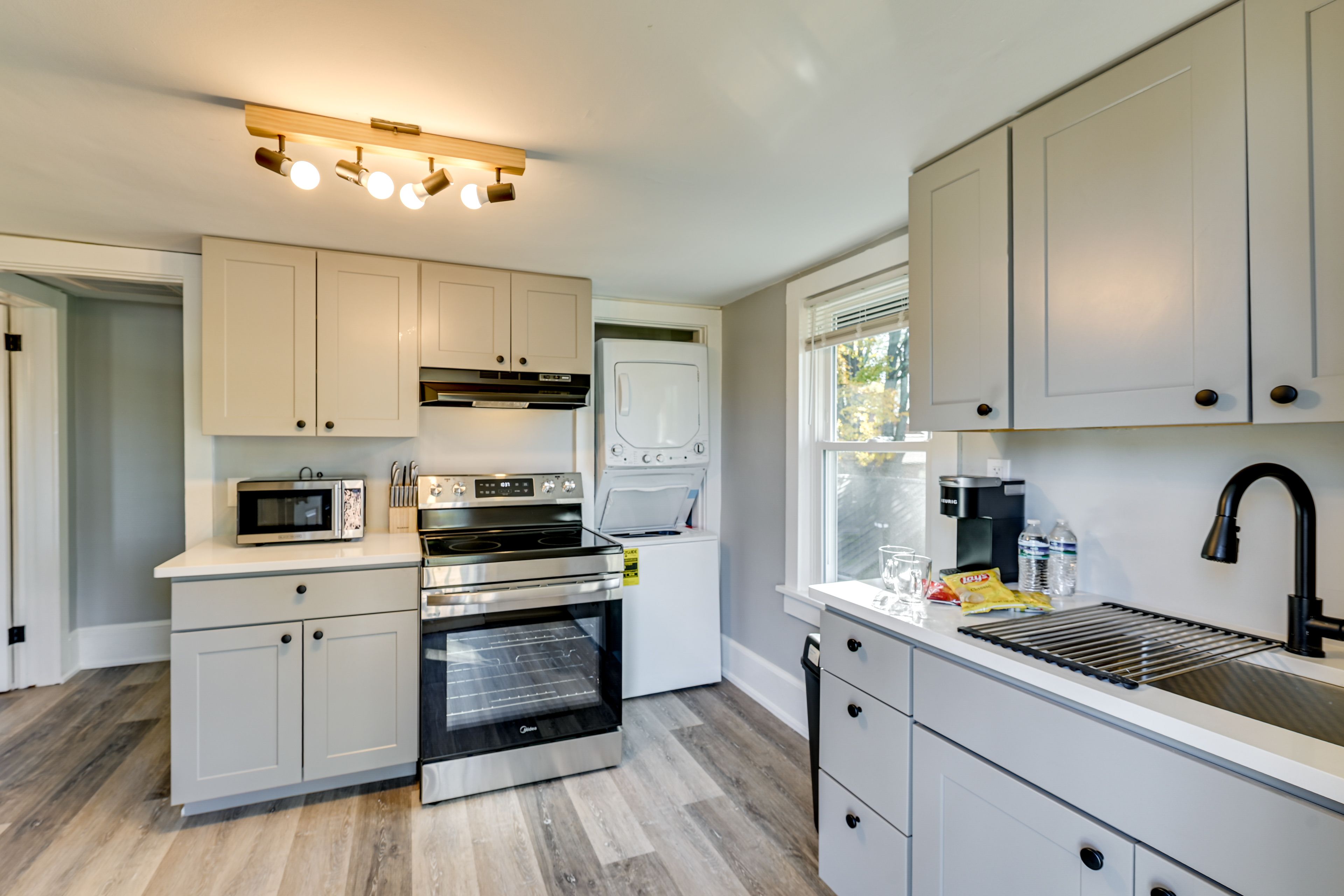 Kitchen | Washer/Dryer