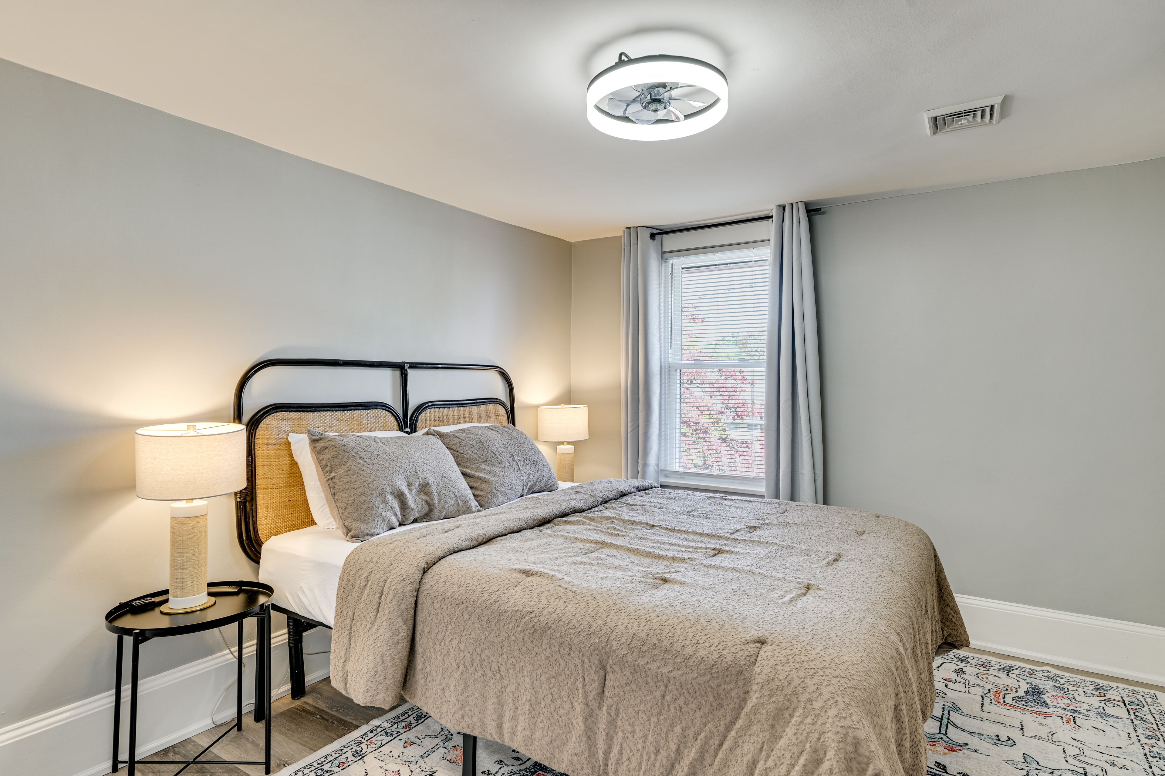 Bedroom 2 | Queen Bed