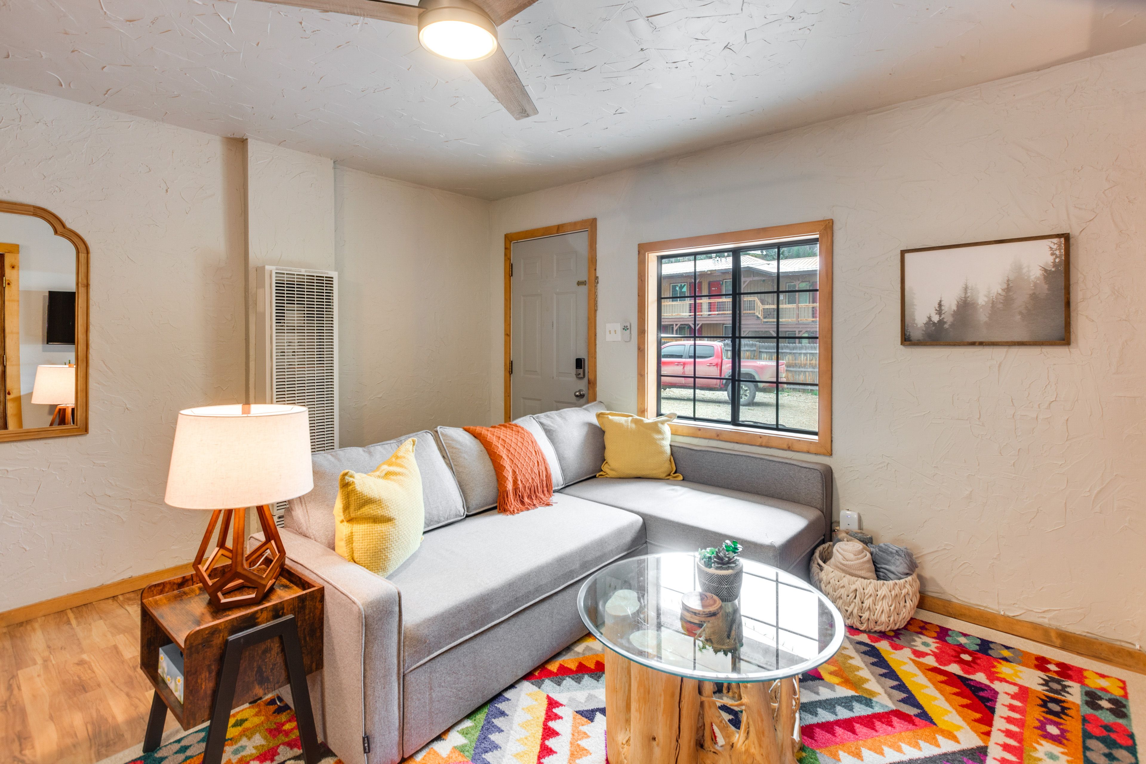 Cabin 2 | Living Room