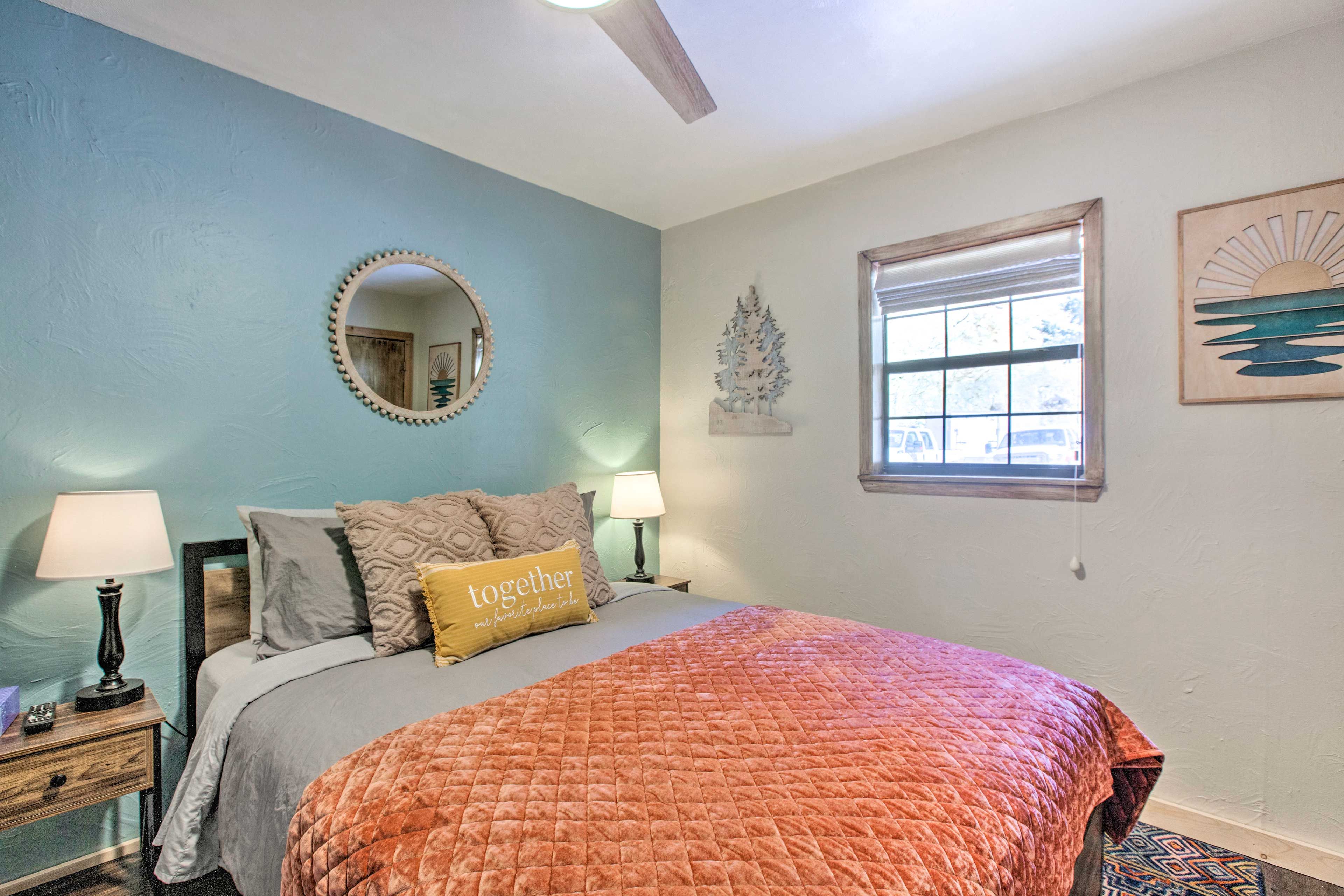 Bedroom 7 | Queen Bed