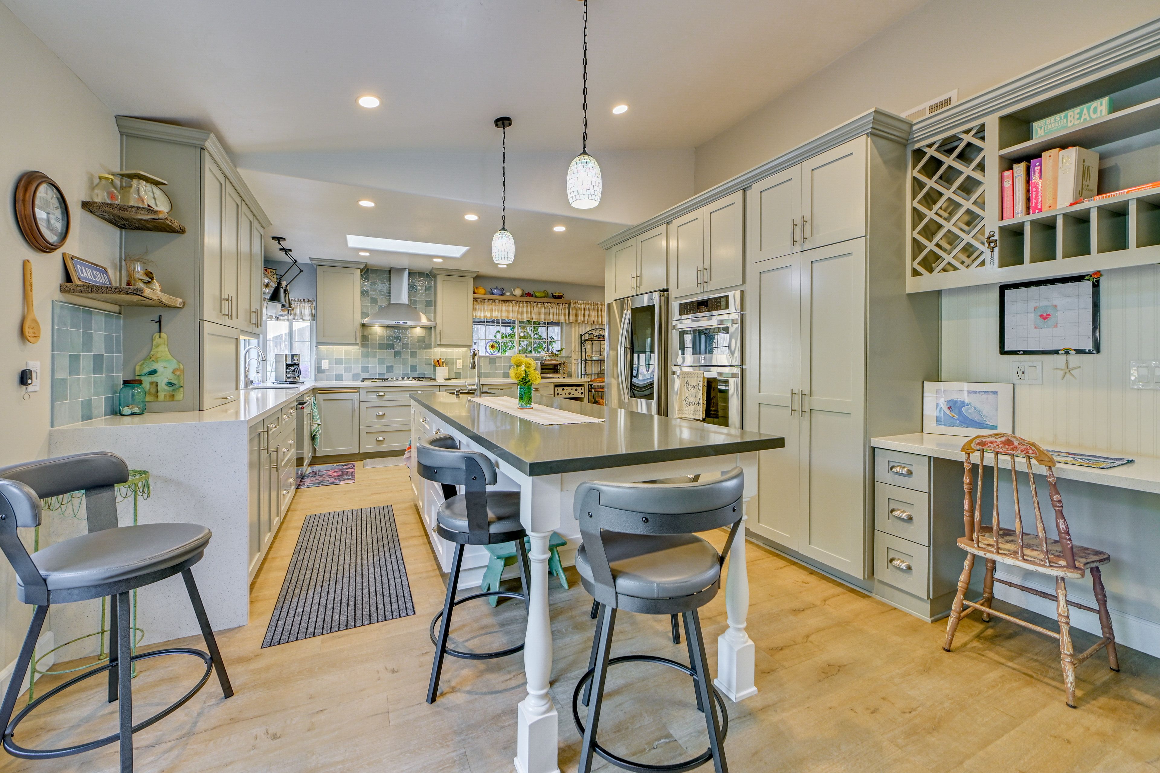 Kitchen | Dishwasher | Stove