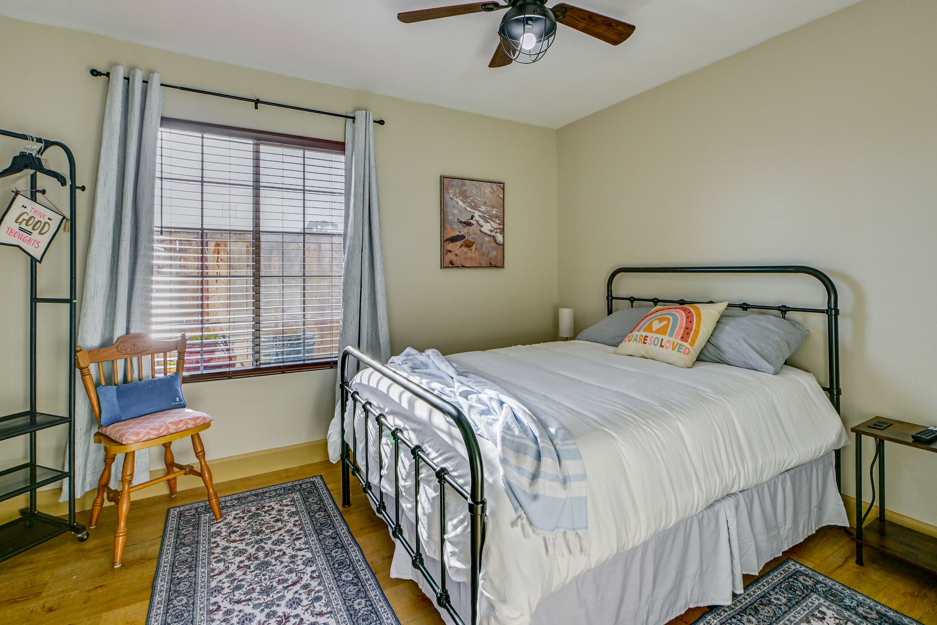 Bedroom 2 | Queen Bed | Smart TV